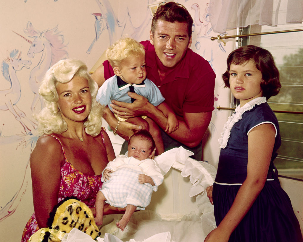 Jayne Mansfield with Mickey Hargitay, and children Jayne Marie, Miklos and Zoltan in 1960 | Source: Getty Images