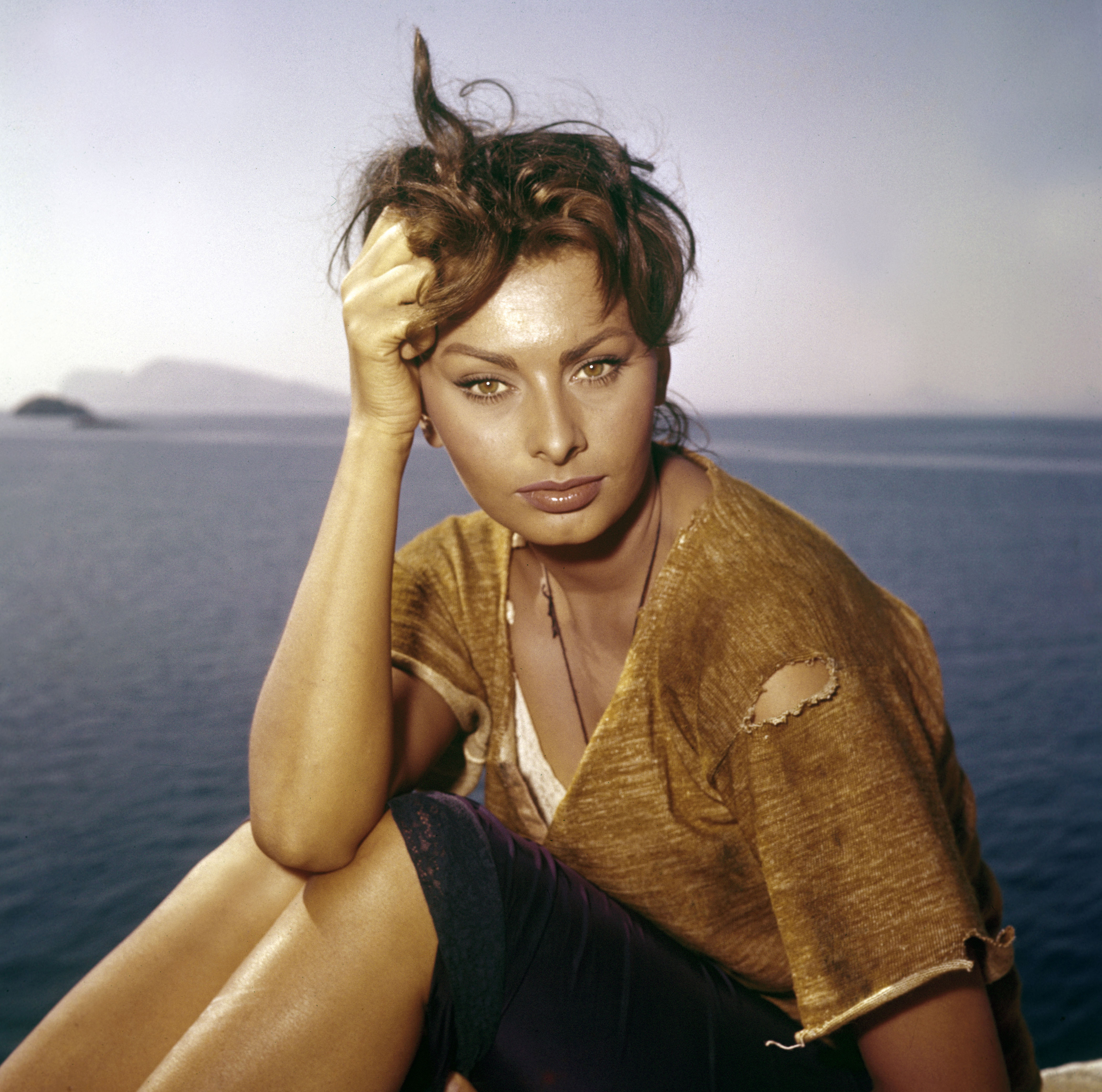 Sophia Loren on the set of "The Boy on a Dolphin," in Greece, 1957. | Source: Getty Images