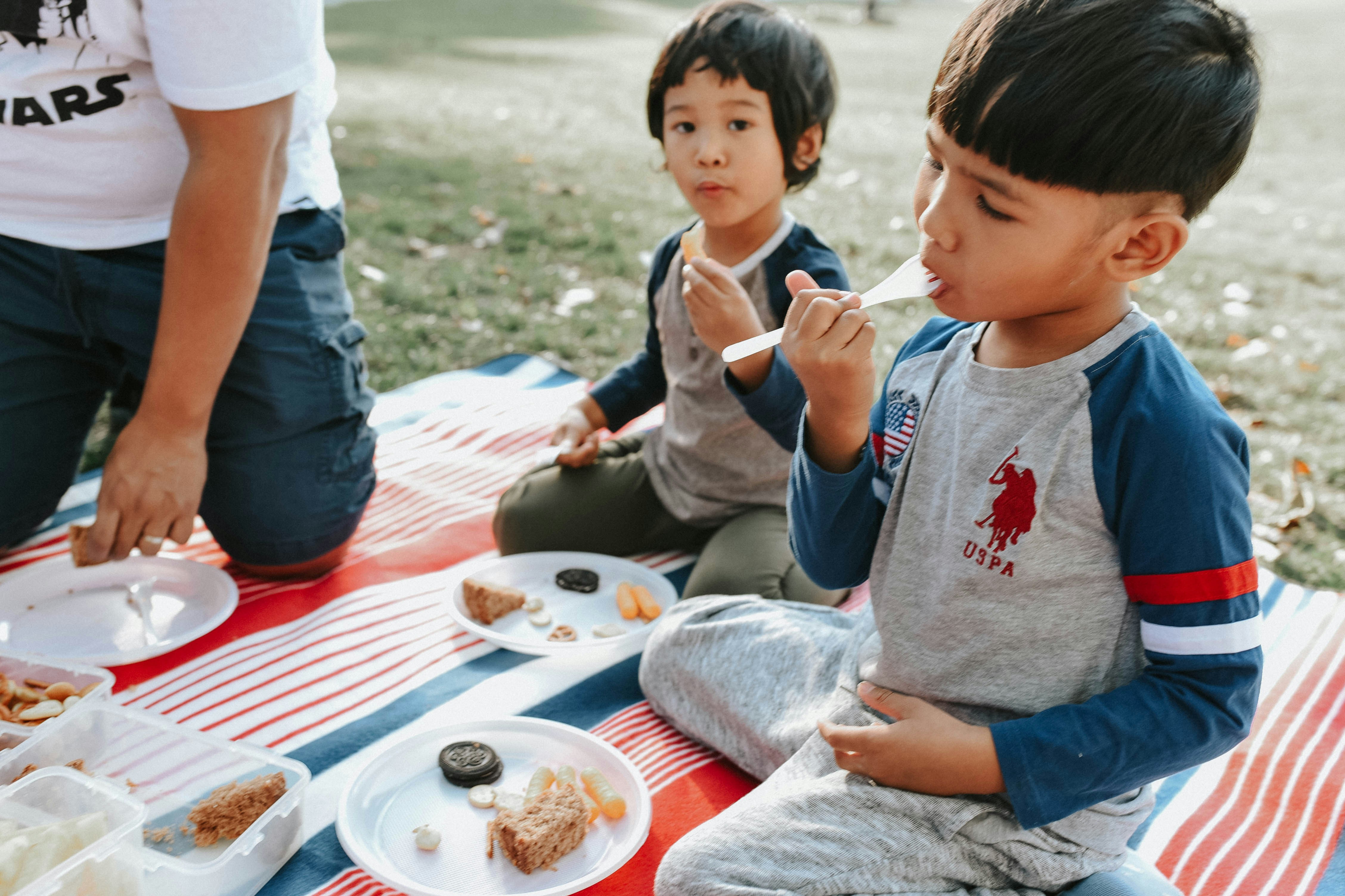 Children eating | Source: Unsplash