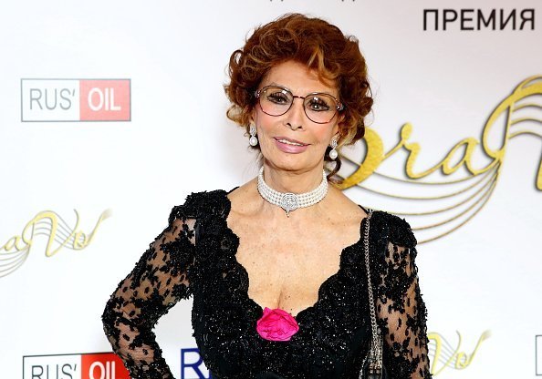  Italian actress Sophia Loren attends the BraVo international professional musical awards at "Europeisky" halll in Moscow, Russia | Photo: Getty Images