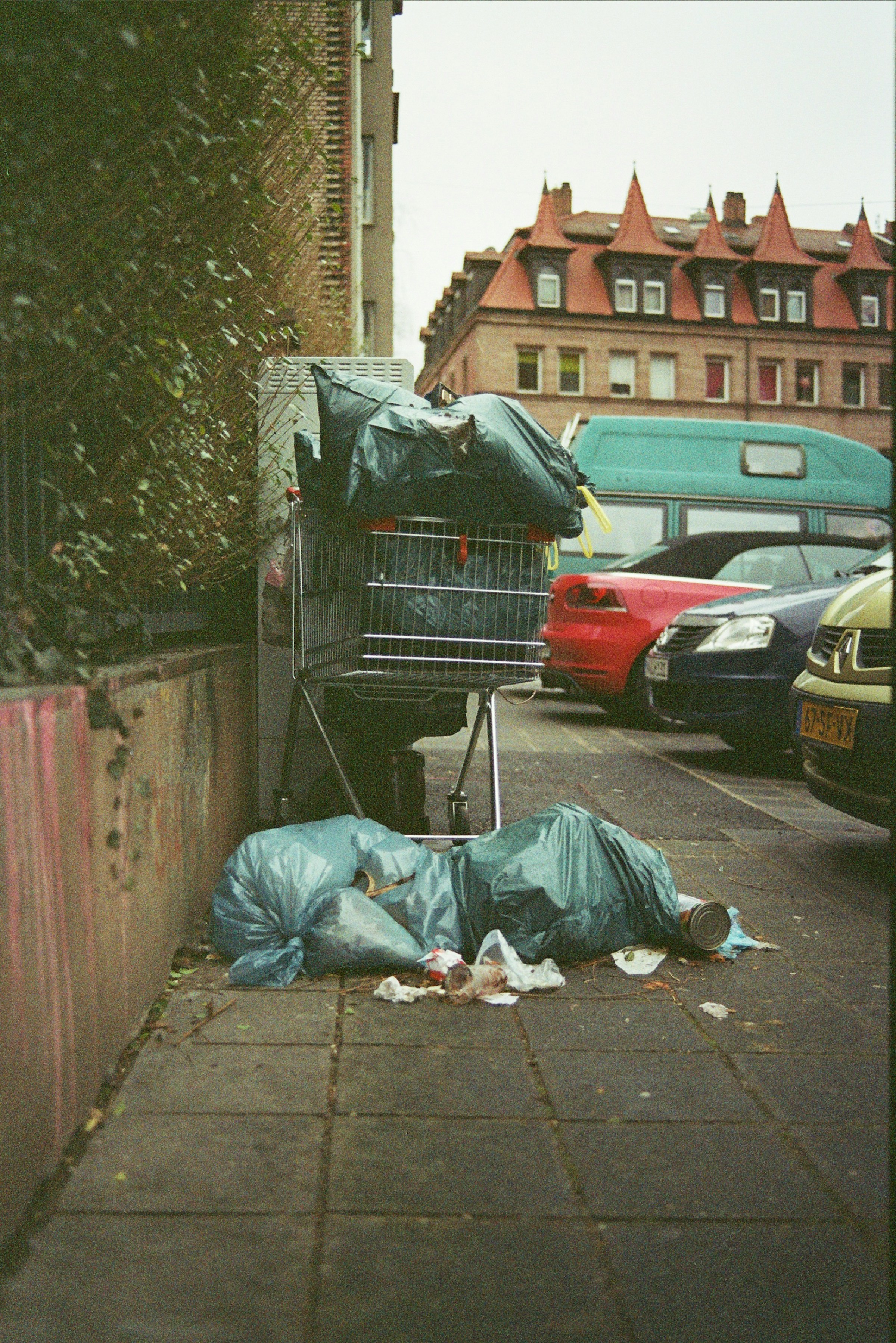 Laundry thrown on sidewalk | Source: Unsplash