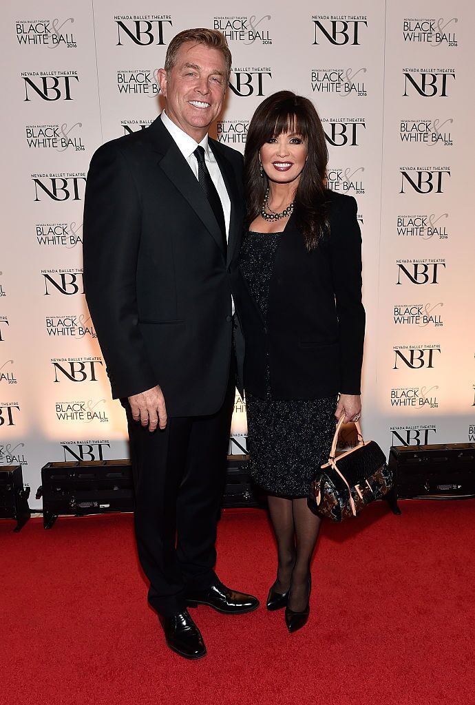  Entertainer Marie Osmond (R) and her husband, Steve Craig, attend Nevada Ballet Theatre's 32nd annual Black & White Ball honoring Olivia Newton-John at Wynn Las Vegas on January 23, 2016 | Photo: Getty Images