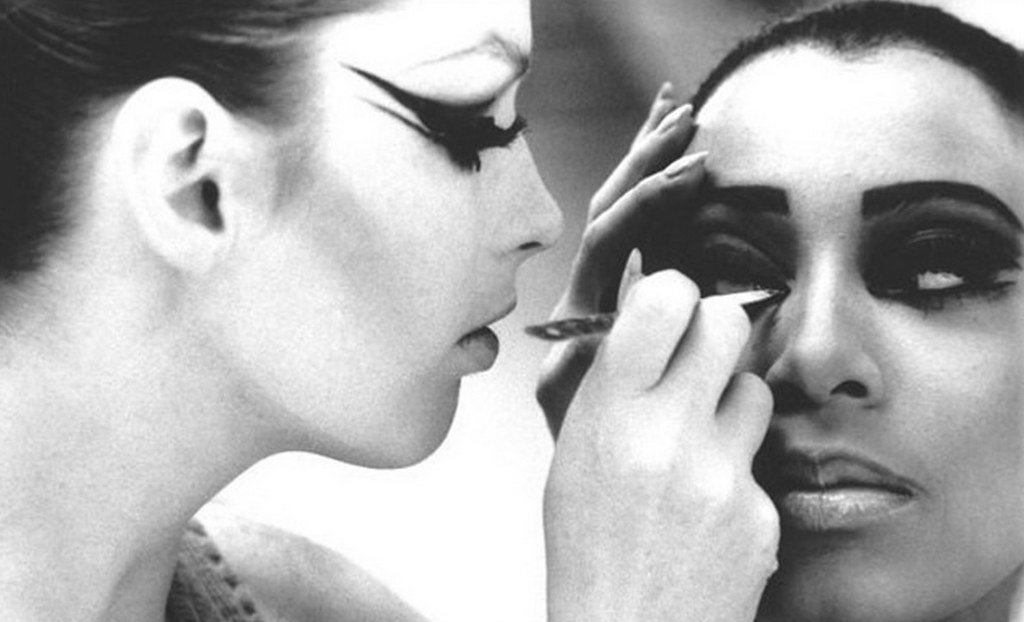 Dorothy McGowan y Donyale Luna en la película 'Who Are You, Polly Maggoo?', en 1966. | Imagen: Flickr Dorothy McGowan y Donyale Luna en la película 'Who Are You, Polly Maggoo?', en 1966. | Imagen: Flickr