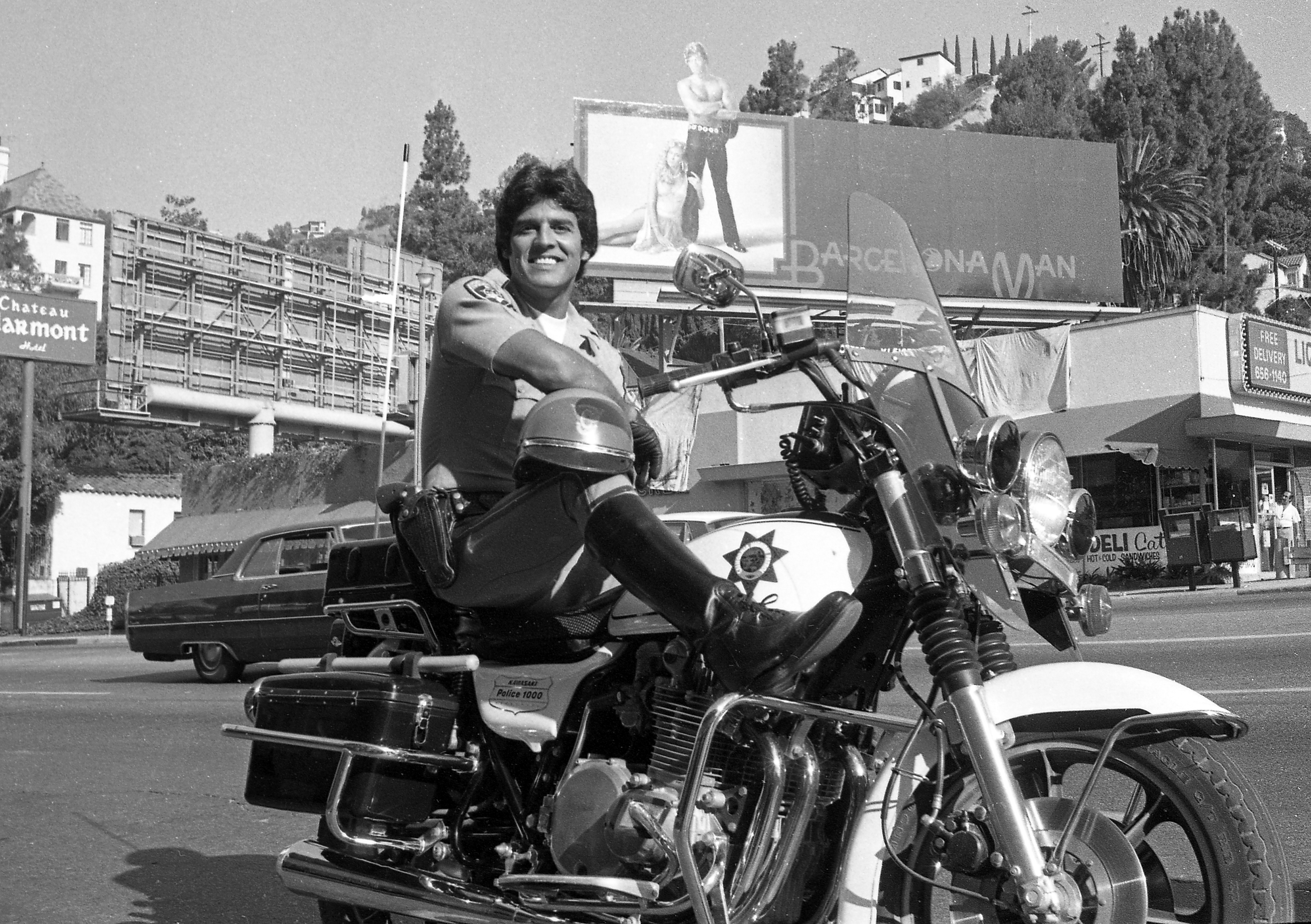 The Hollywood star on the set of "CHiPs" on September 2, 1982. | Source: Getty Images