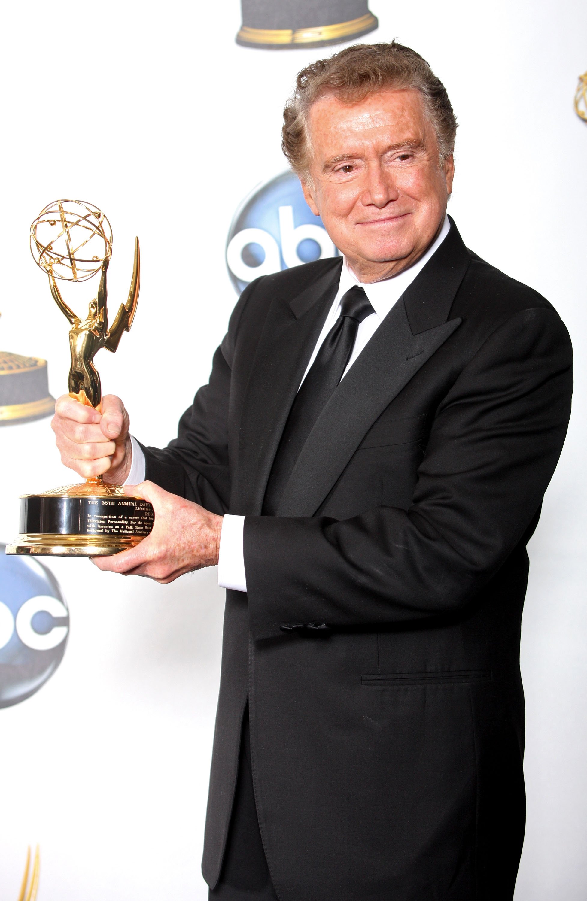 Regis Philbin as he received the Lifetime Achievement Award at the 35th Annual Daytime Emmy Awards on June 20, 2008 | Source: Getty Images