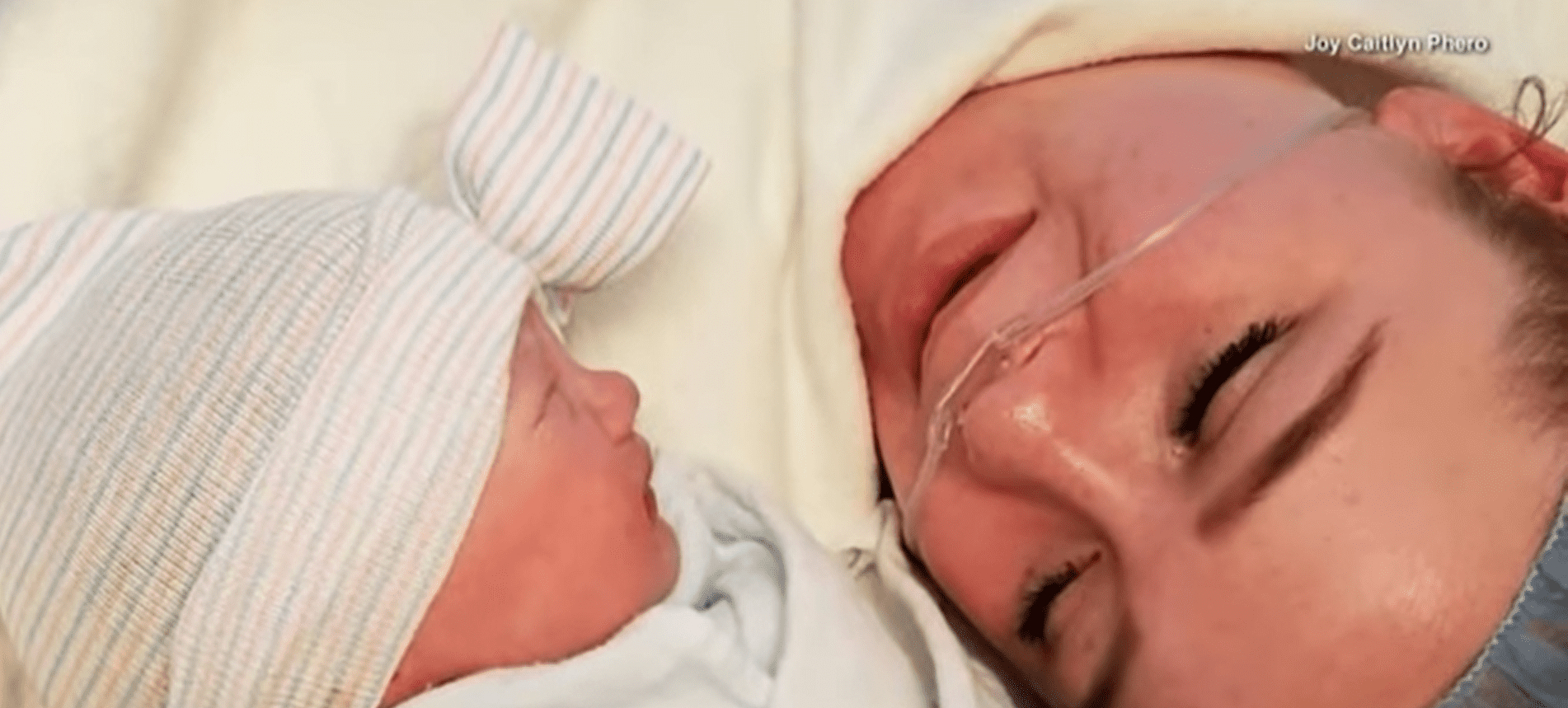  Joy Caitlyn Phero and her new born baby, Chloe May Kubat. | Source: youtube.com/Inside Edition