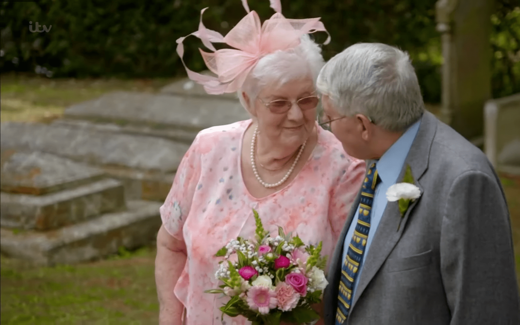 Pauline Wood and Colin getting ready to walk down the aisle together. | Source: youtube.com/ITV