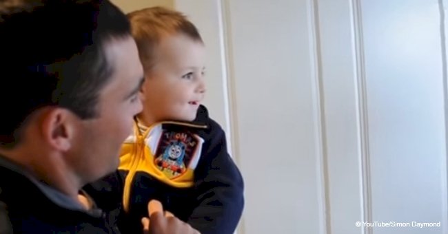 Baby gets adorably confused when he sees his dad's identical twin brother