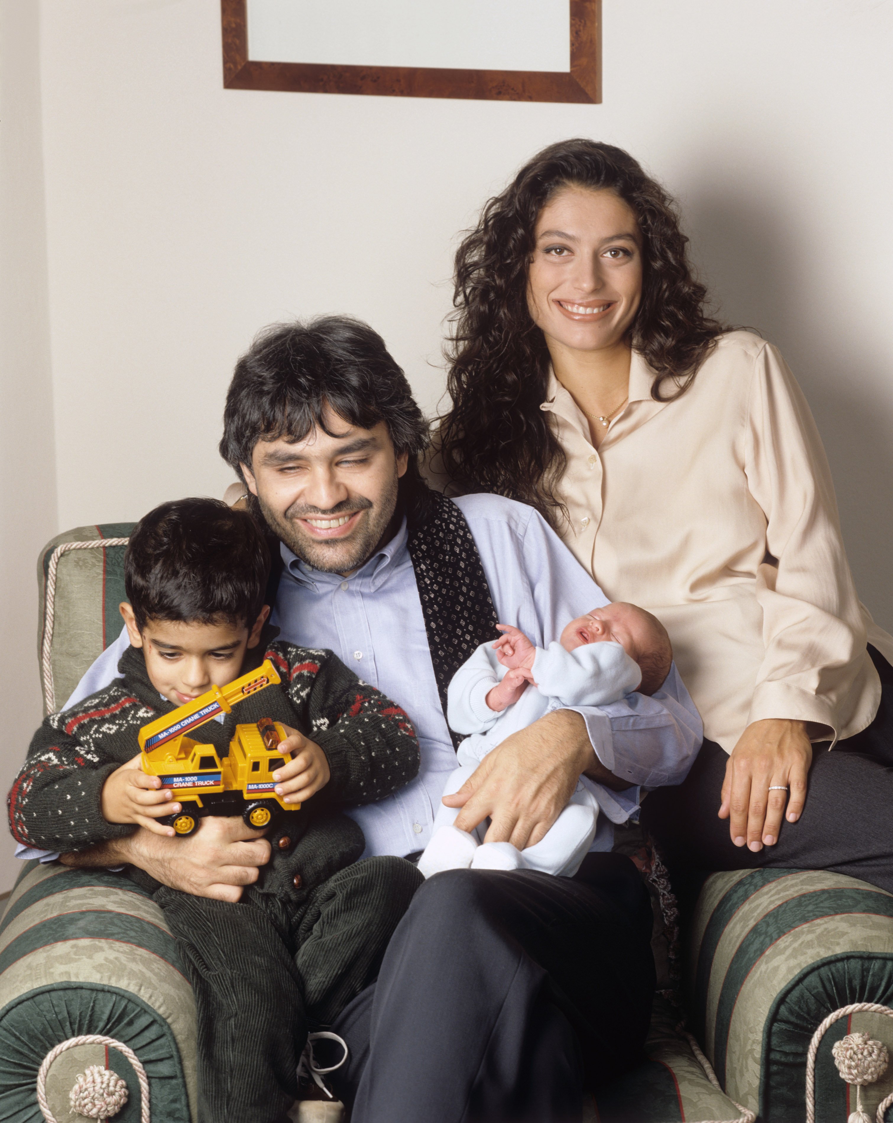 Andrea Bocelli, Enrica Cenzatti and their sons, Amos and Matteo, in Tuscany, Italy, in 1997. | Source: Getty Images