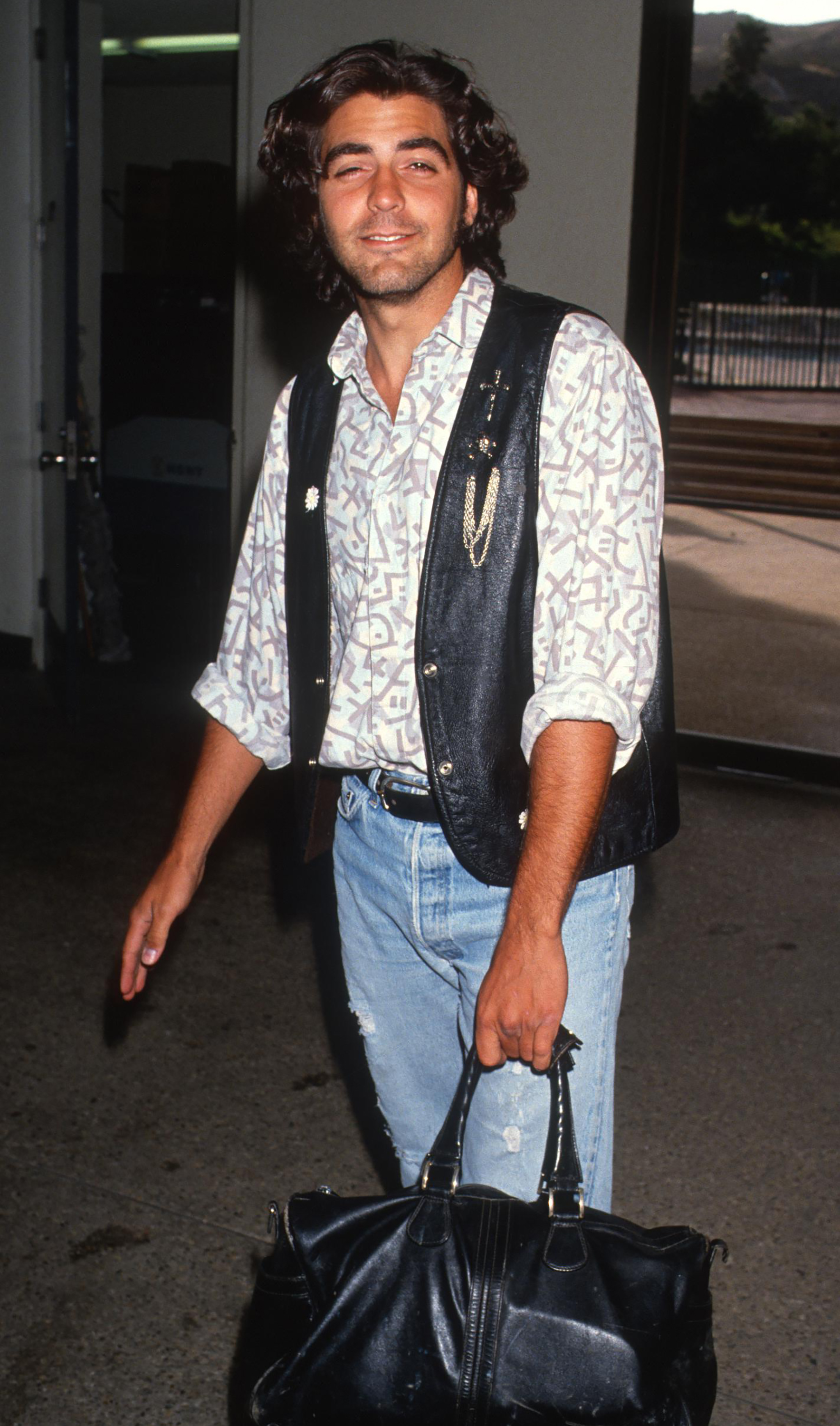 George Clooney spotted at a celebrity basketball game in Malibu, California on June 24, 1989 | Source: Getty Images