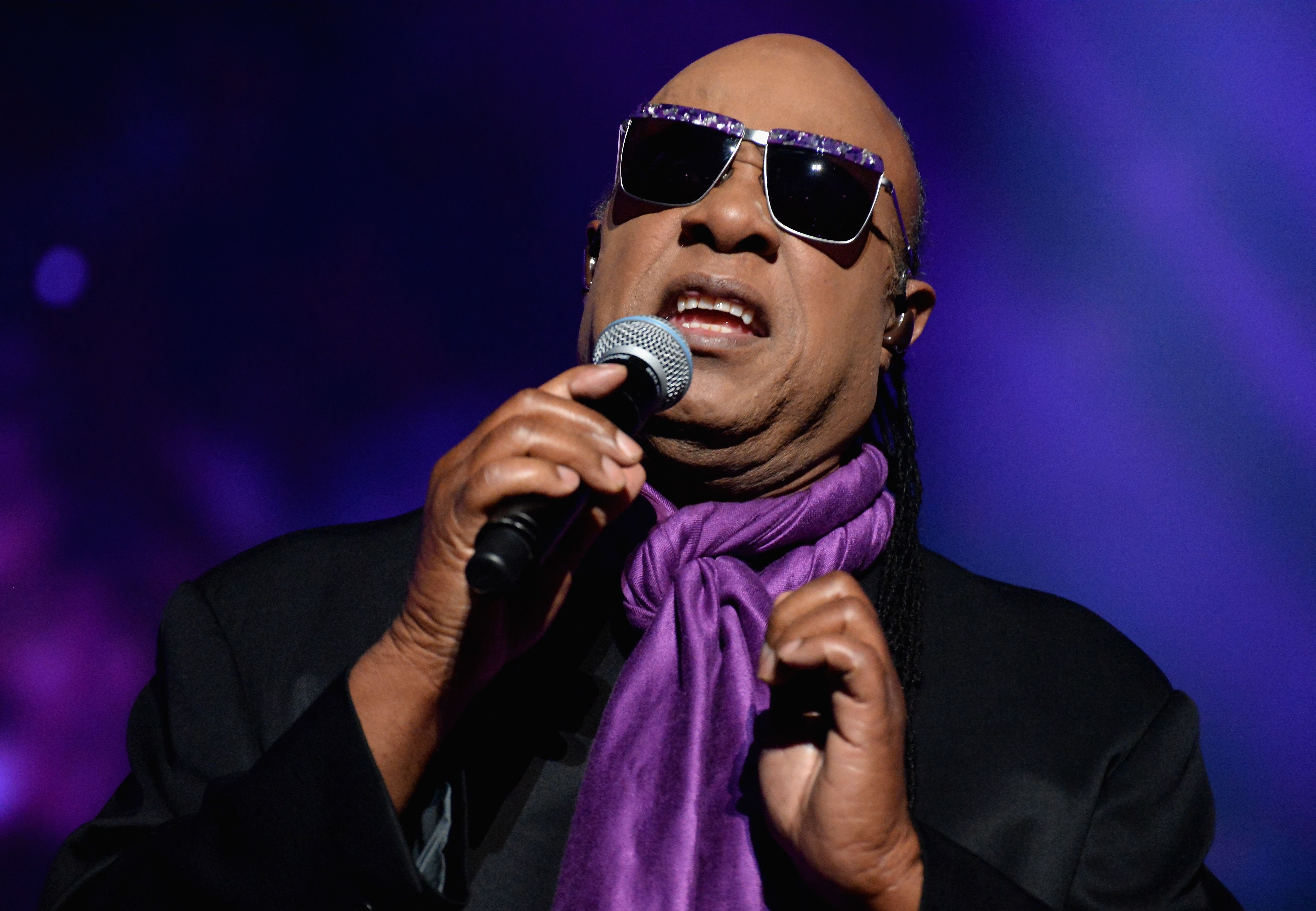 Stevie Wonder sings onstage during the 2016 Billboard Music Awards at T-Mobile Arena on May 22, 2016 in Las Vegas, Nevada. | Source: Getty Images