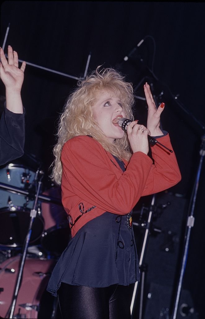 Tina Yothers on stage, March 1990 | Photo: GettyImages
