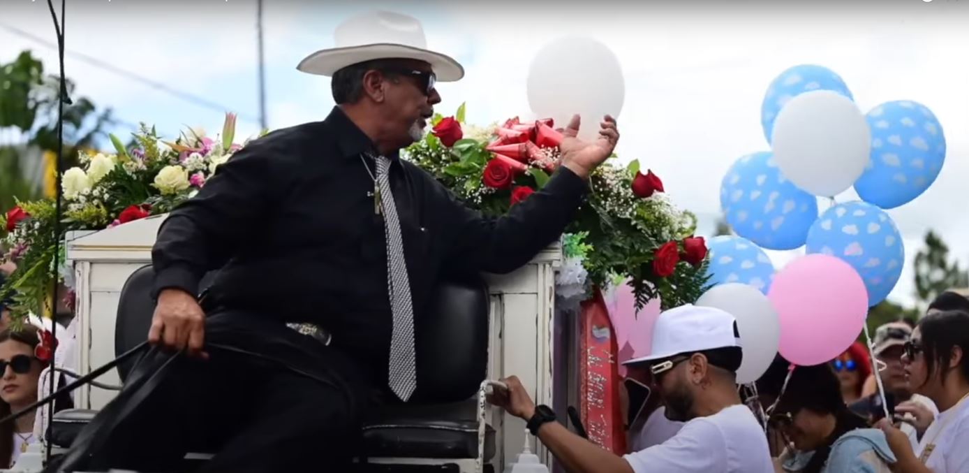 The funeral procession in honor of Gabriela Nicole Pratts Rosario, from a news reported dated August 15, 2025 | Source: Youtube/El Nuevo Dia