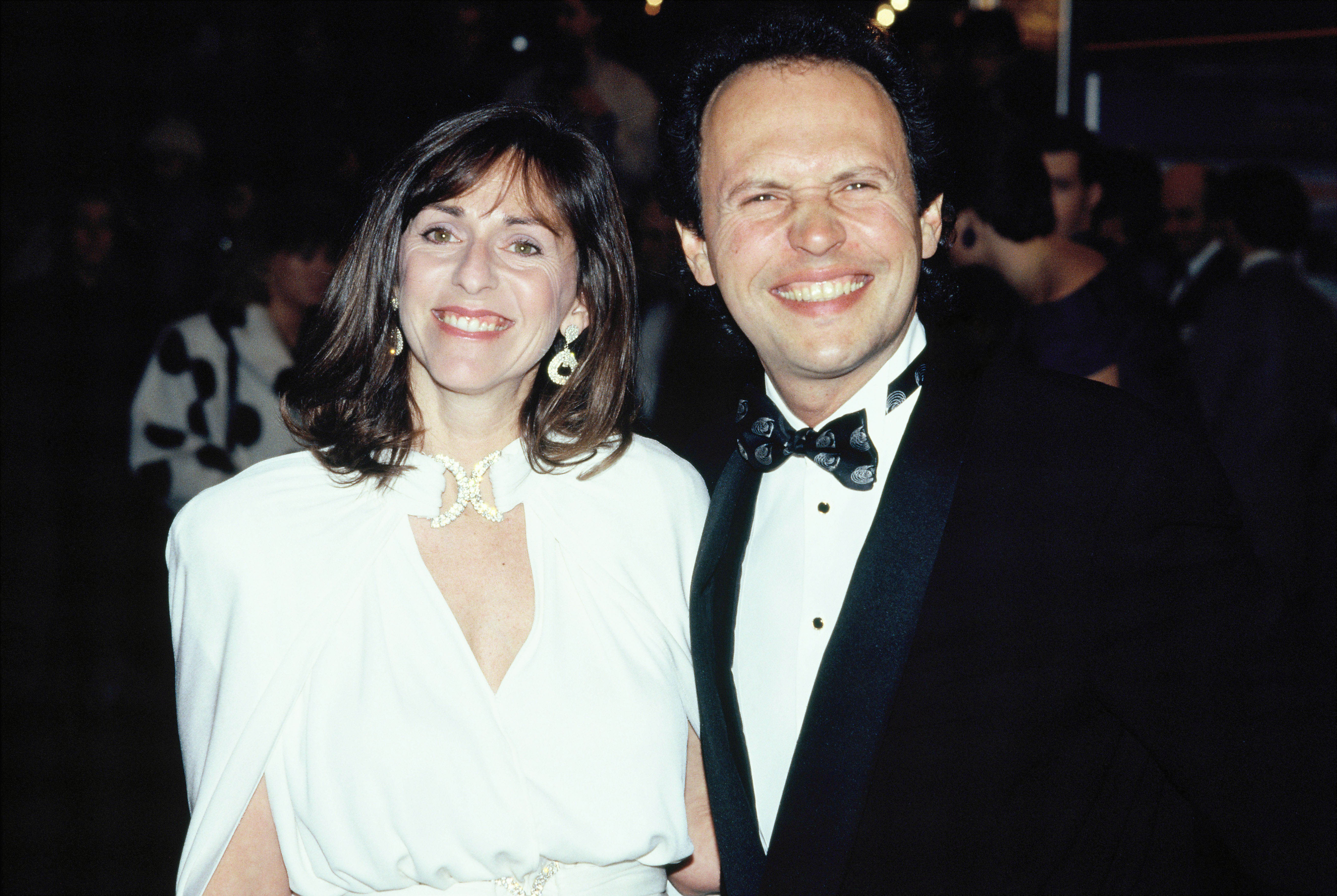 Billy Crystal and Janice Crystal circa 1988 in London, England. | Source: Getty Images