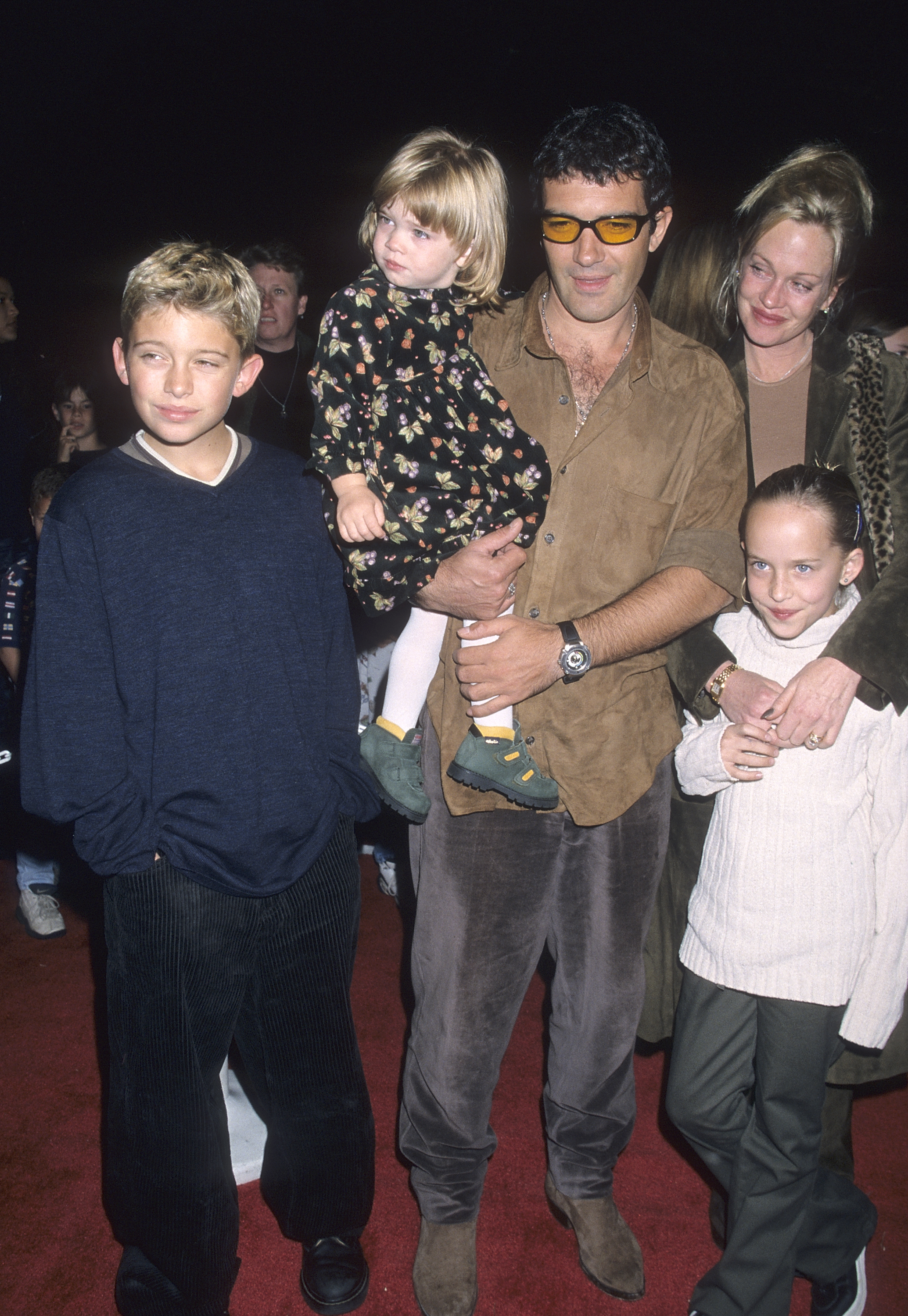 Antonio Banderas, Melanie Griffith, Stella Banderas, Alexander Bauer, and Dakota Johnson on October 20, 1998 in Westwood, California | Source: Getty Images