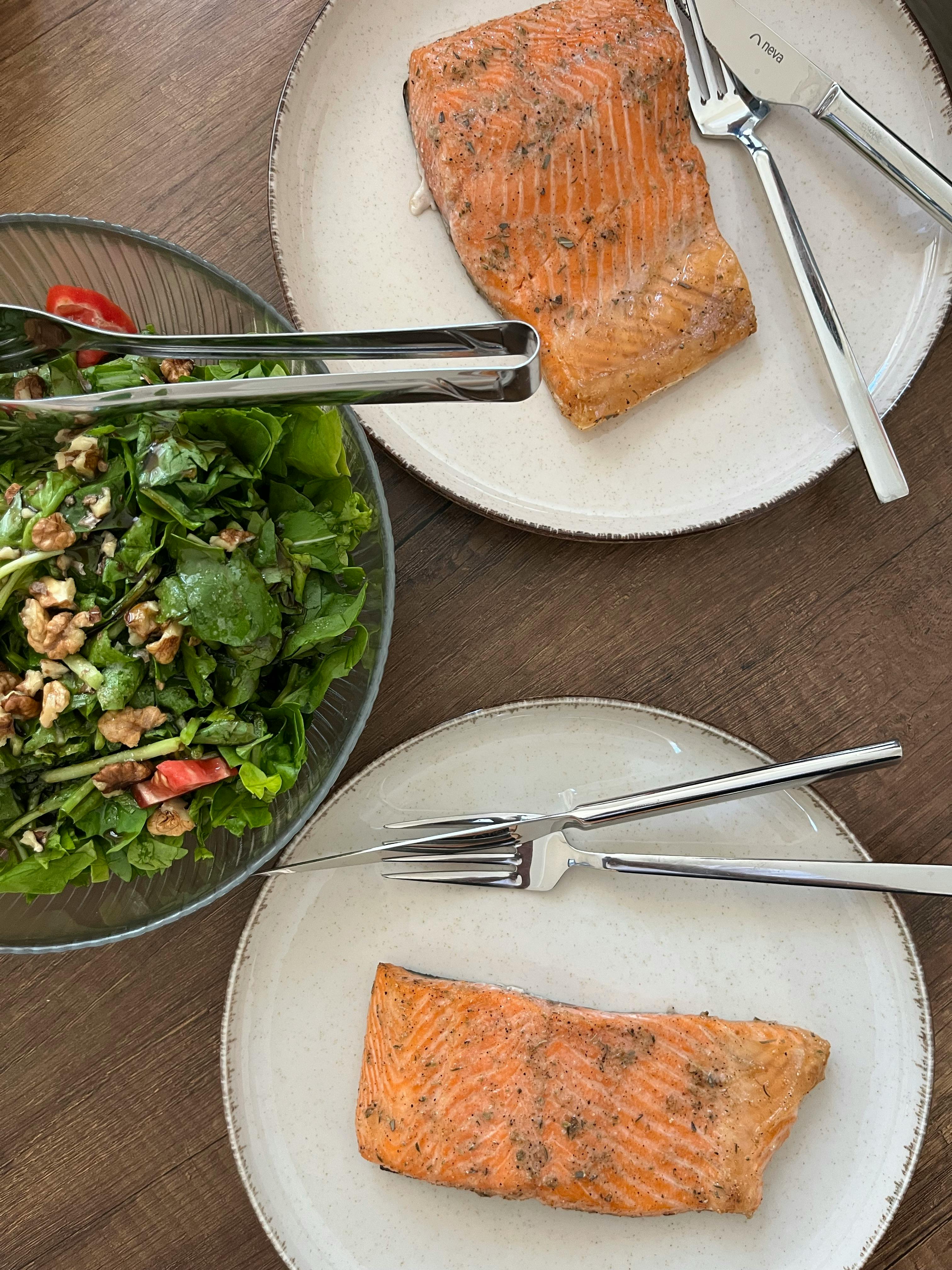 Salmon and salad | Source: Pexels