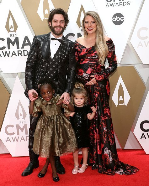 Thomas Rhett, Willa, Ada, and Lauren Akins at Bridgestone Arena on November 13, 2019. | Photo: Getty Images