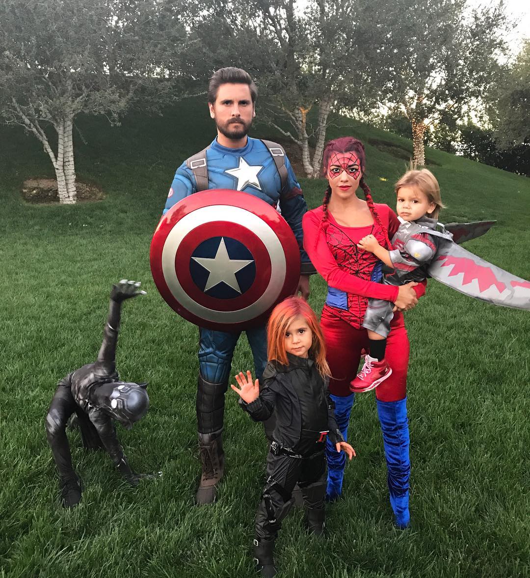 Kourtney Kardashian Barker and Scott Disick with their children from a post dated November 1, 2016. | Source: Instagram/kourtneykardash