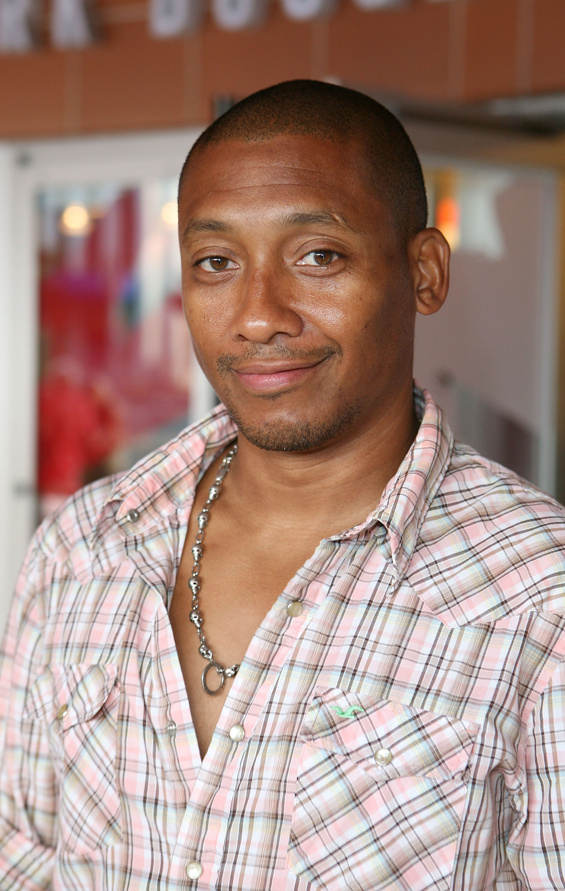 The actor poses during the arrivals for the opening night performance of "Eclipsed" on September 20, 2009 | Source: Getty Images