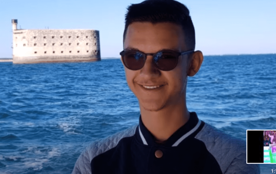 Le candidat Léo, prétendu prochain maître des "12 coups de midi" | Photo : YouTube/CHASSEUR D'ÉTOILE