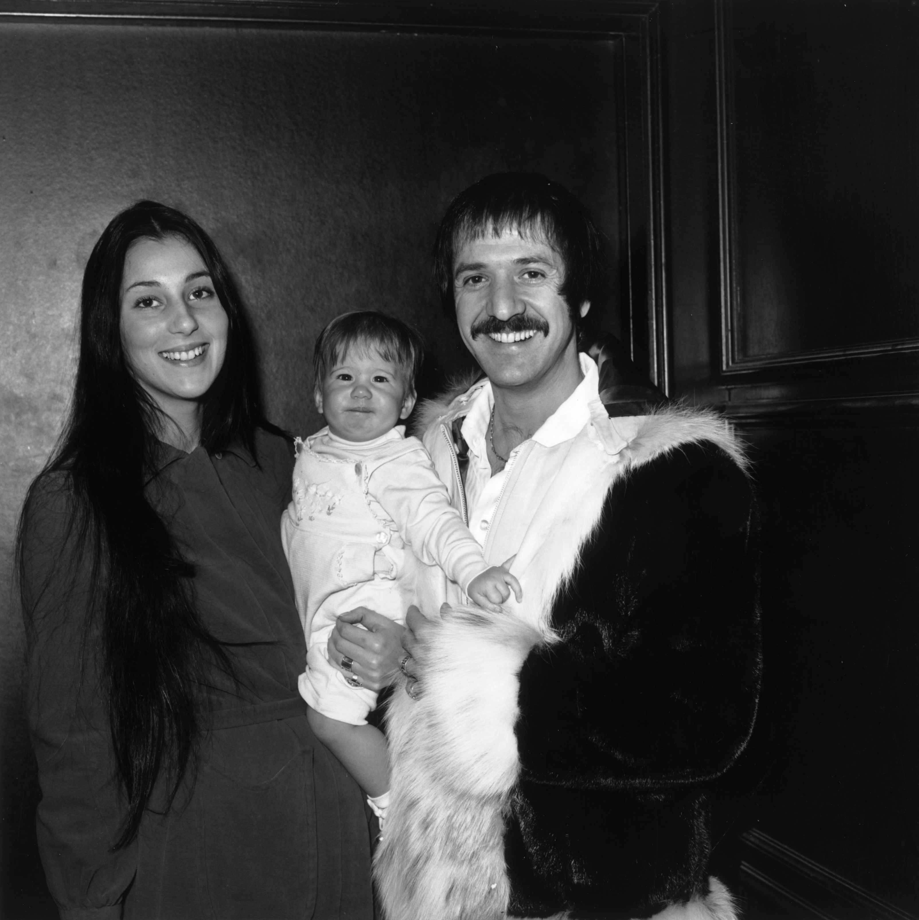 Cher and Sonny Bonowith their daughter Chastity in Las Vegas, Nevada | Source: Getty Images