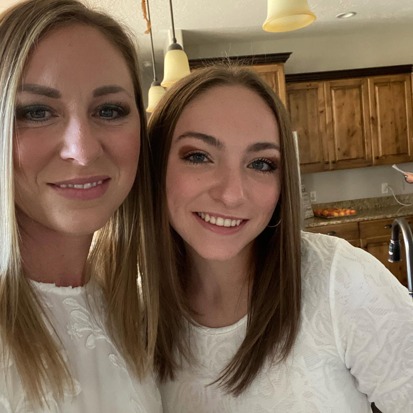 Katrina Long (left) and daughter Lydia (right) lean in close for a beaming indoor selfie, showing the strong resemblance and unbreakable bond shared between mother and daughter. | Source: Facebook/katrina.g.long