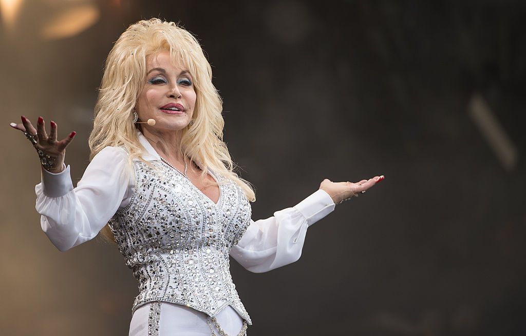 Dolly Parton performs on the Pyramid Stage during the Glastonbury Festival on June 29, 2014. | Photo:Getty Images