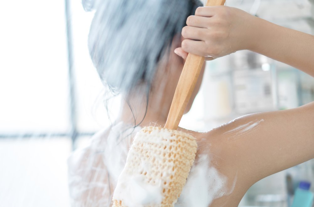 Modelo bañándose con agua muy caliente. | Foto: Shutterstock