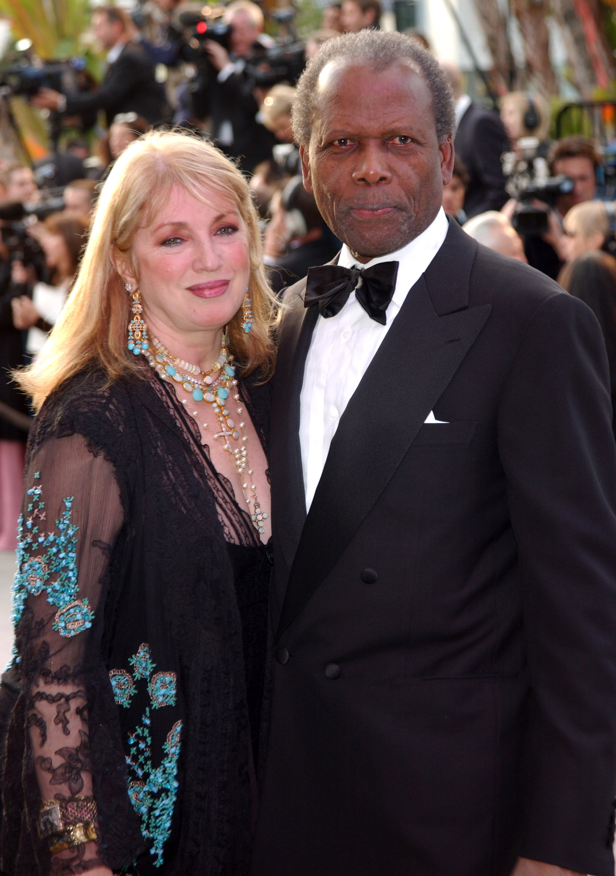 Joanna Shimkus and Sidney Poitier pictured at the Vanity Fair Oscar party on February 29, 2004, in Beverly Hills, California. | Source: Getty Images