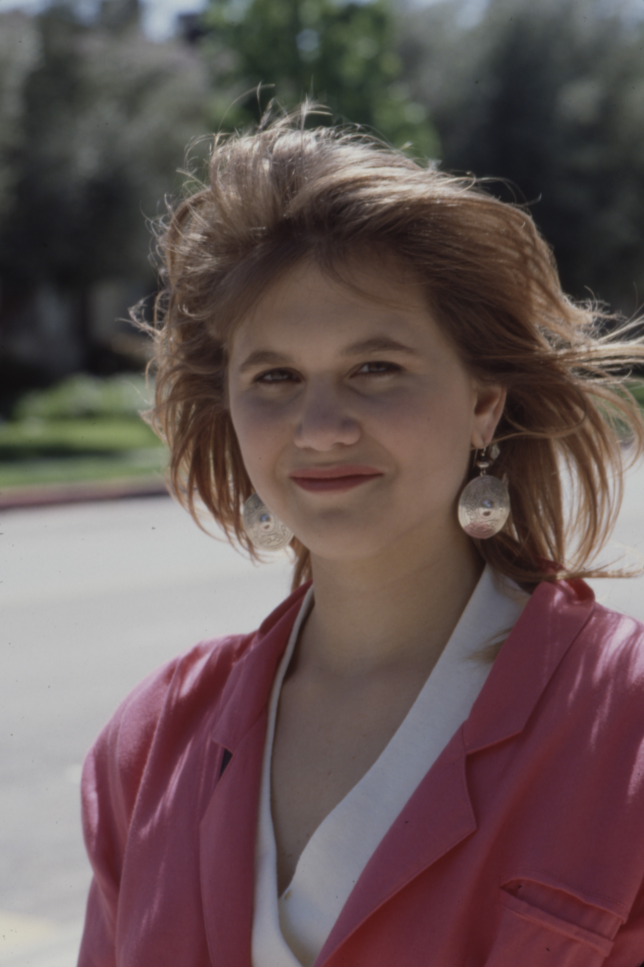 Tracey Gold poses for a promotional photo in 1990 | Source: Getty Images