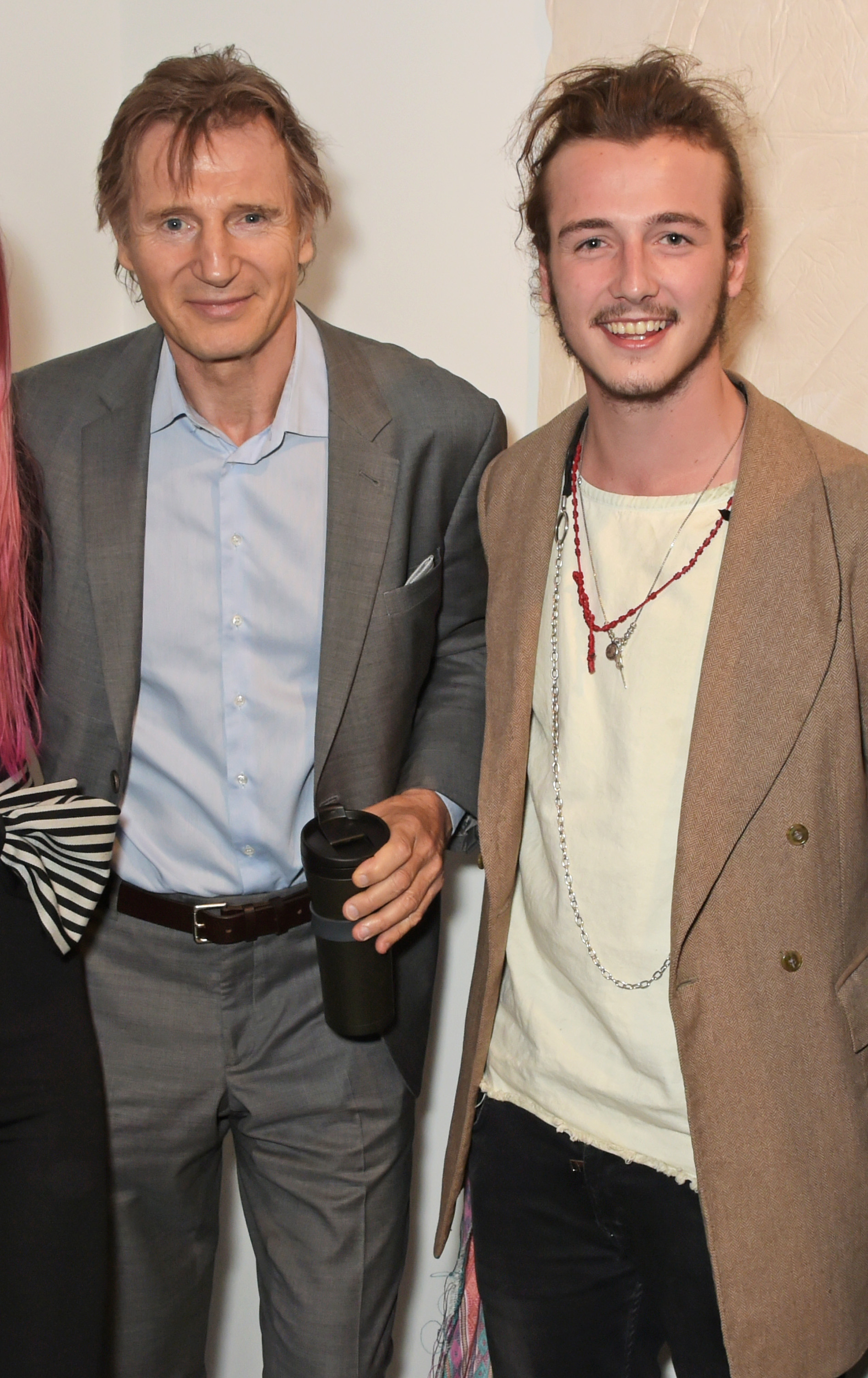 Liam Neeson und sein Sohn Micheál im Jahr 2015 in London | Quelle: Getty Images