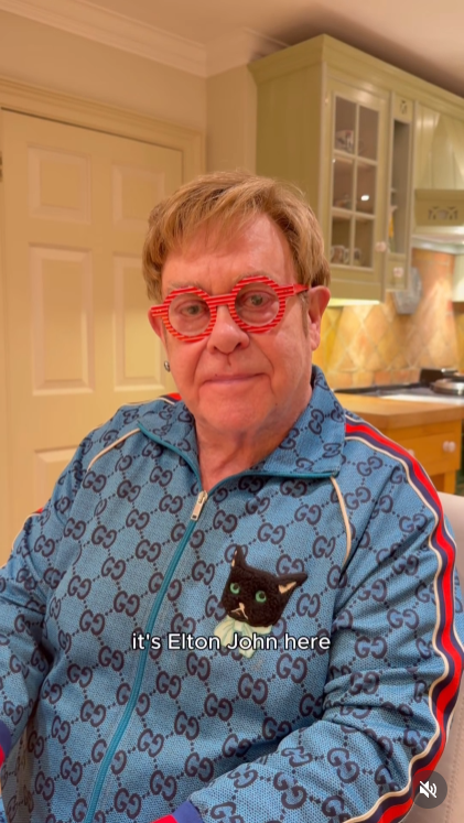 Sitting calmly in his kitchen — and wearing trademark flair — John addresses the unexpected wave of comments about his supposedly "dirty" oven, setting the stage for a rebuttal as dramatic (and spotless) as only he could deliver. | Source: Instagram/eltonjohn
