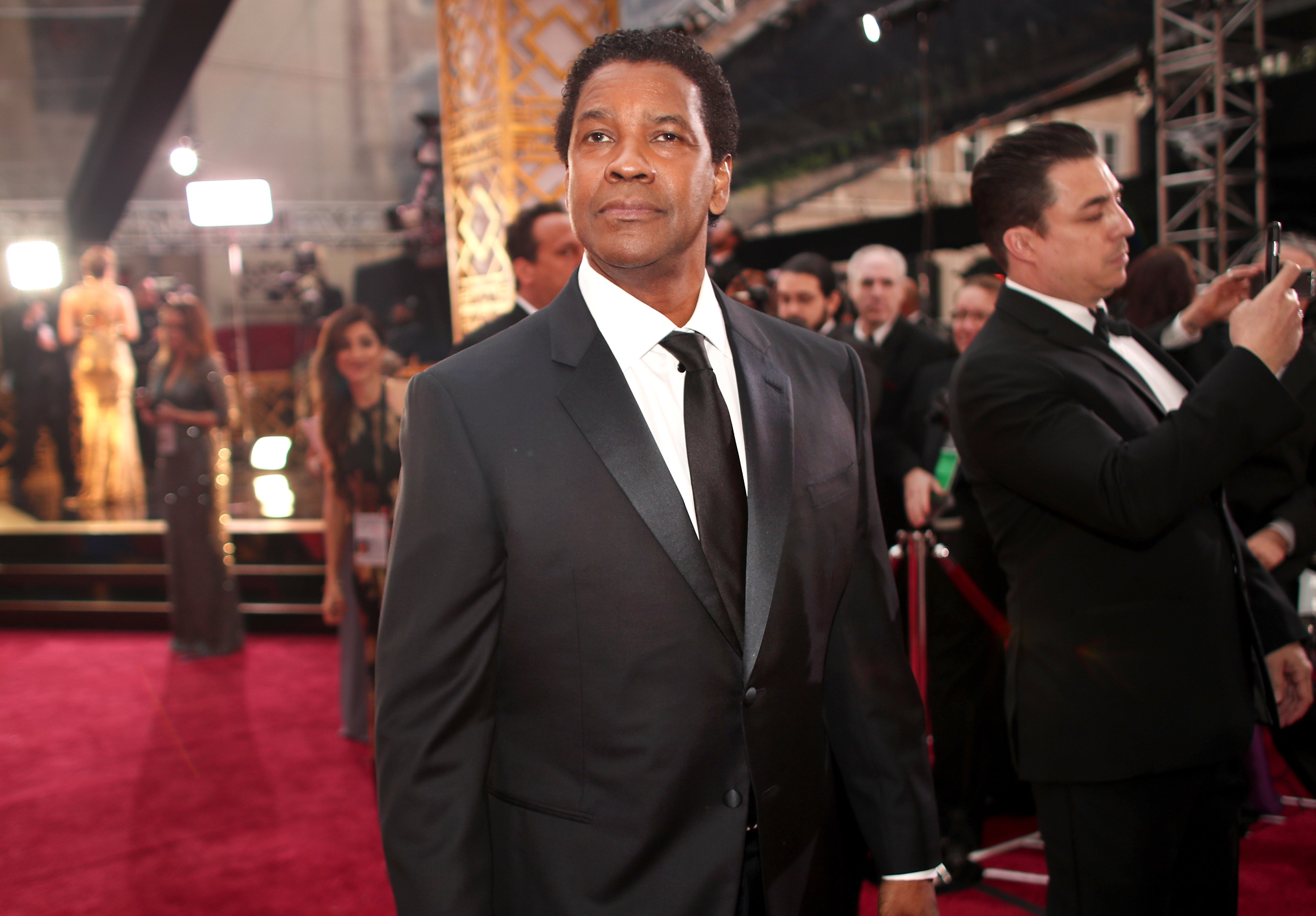 Actor Denzel Washington attends the 89th Annual Academy Awards at Hollywood & Highland Center on February 26, 2017 in Hollywood, California. | Source: Getty Images