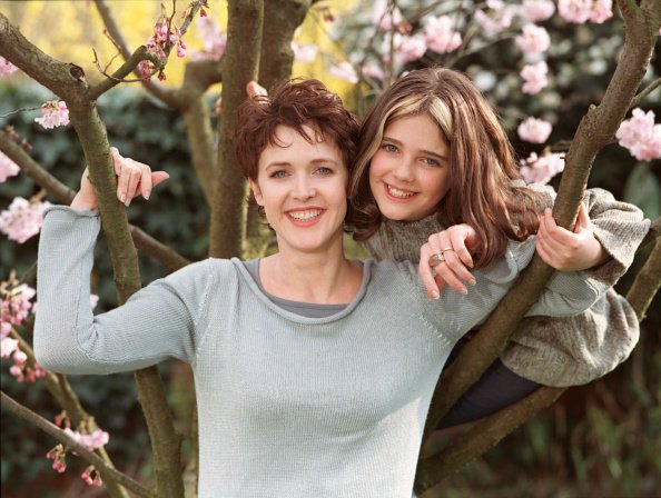 Agnes soral et sa fille, Laetitia à la maison. | Photo : Getty Images Agnes soral et sa fille, Laetitia à la maison. | Photo : Getty Images
