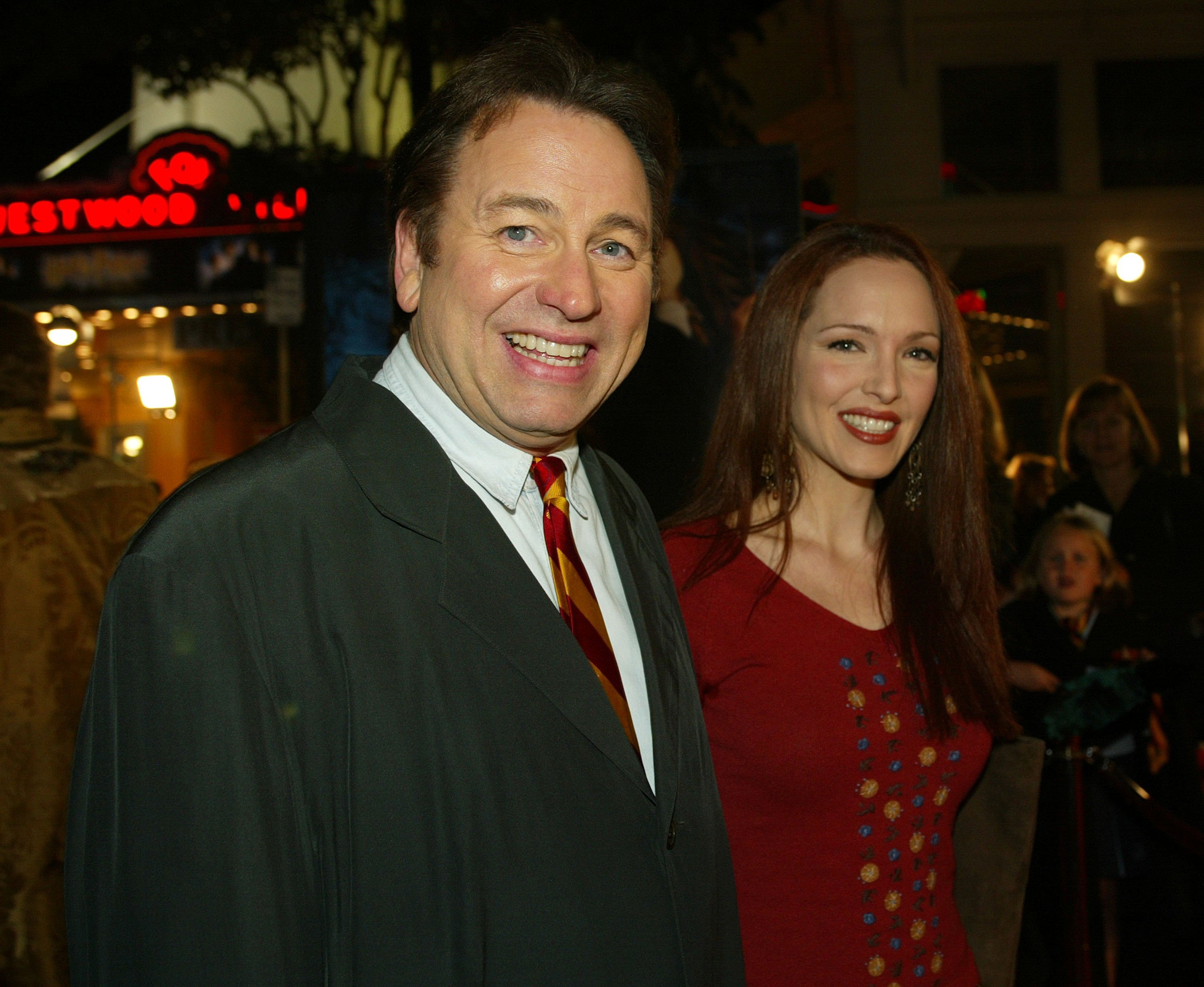 John Ritter and Amy Yasbeck at the premiere of " Harry Potter and the Chamber of Secrets" on Nov. 14, 2002 in Westwood, California. | Photo: Getty Images