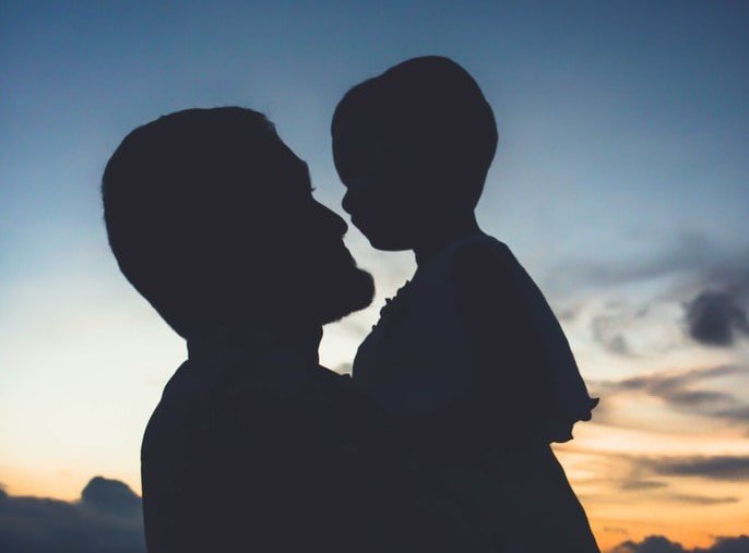 Sam raised his son on his own | Source: Unsplash