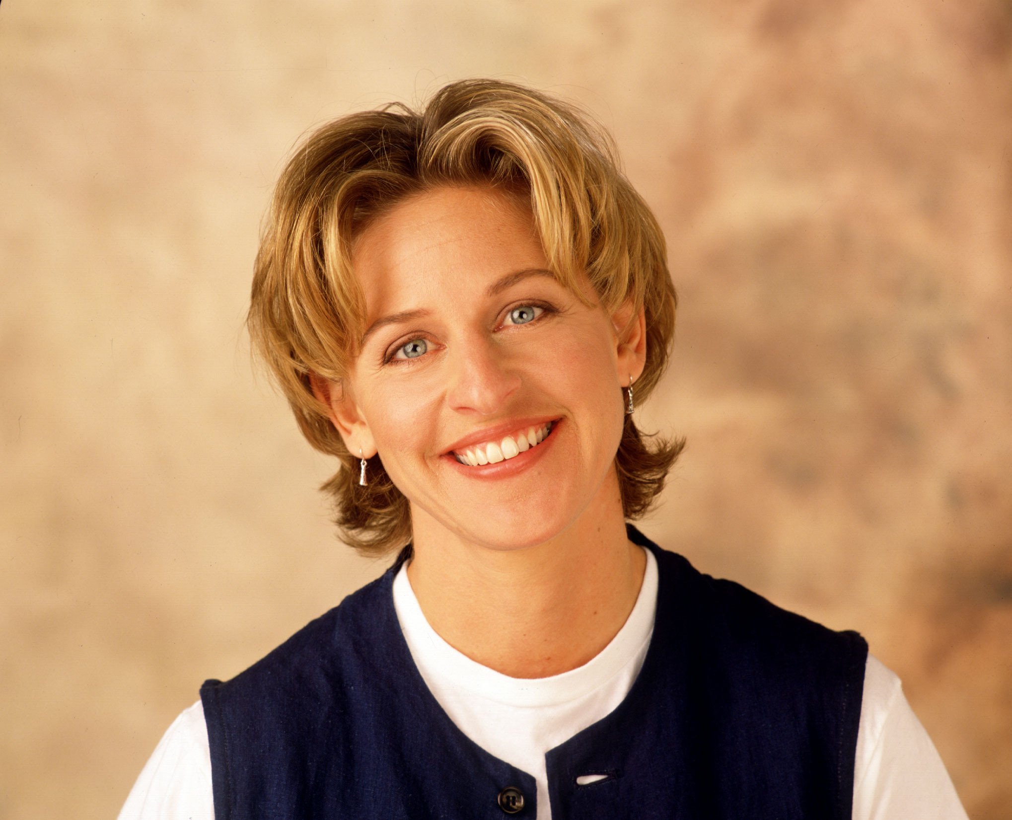 Actress Ellen DeGeneres posing as Ellen Morgan during Season One of the 1994 sitcom "Ellen" on July 29, 1994. / Source: Getty Images