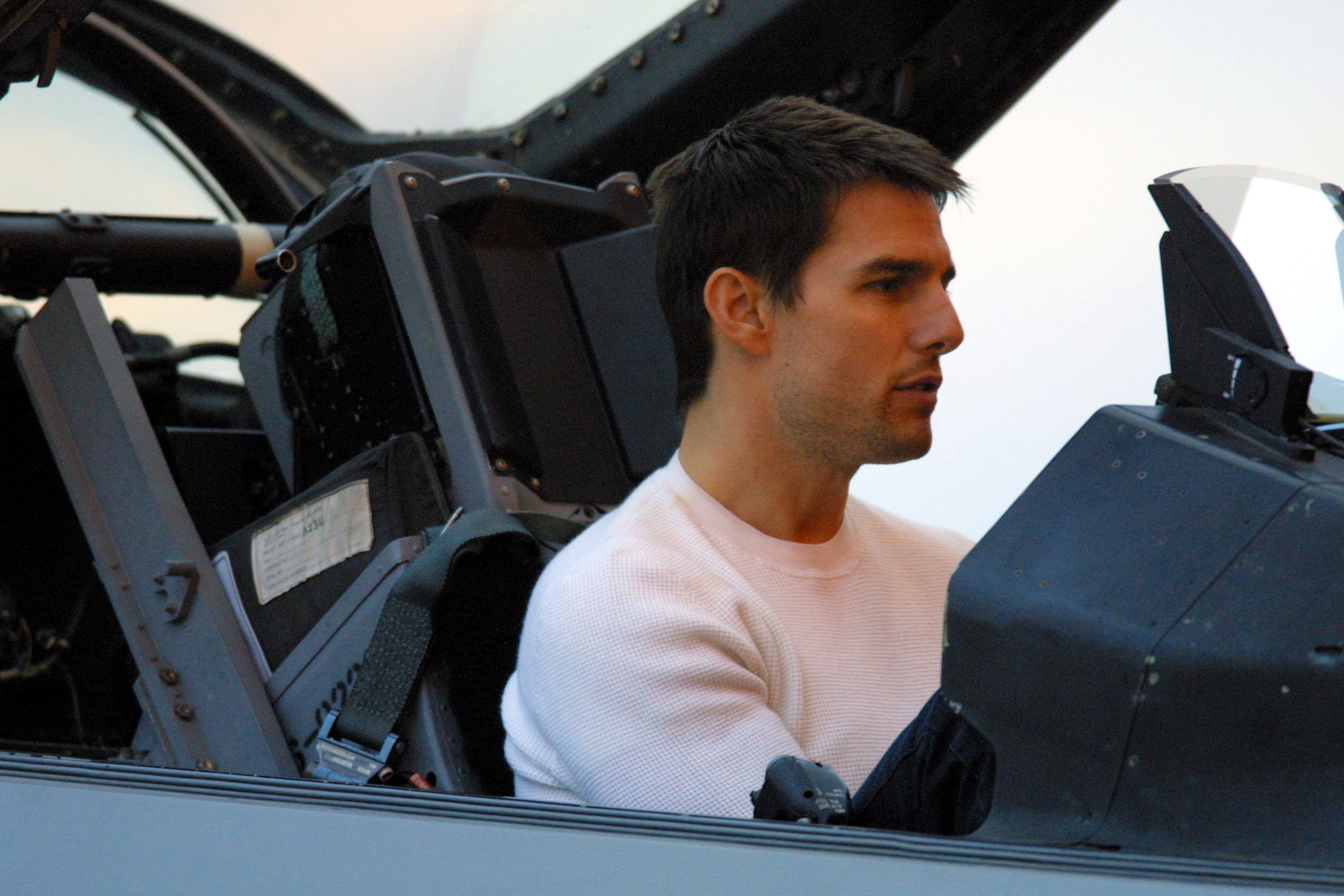 Photo of Tom Cruise in an F-16 fighter jet, the actor who played Barry Seal in "American Made" | Source: Getty Images