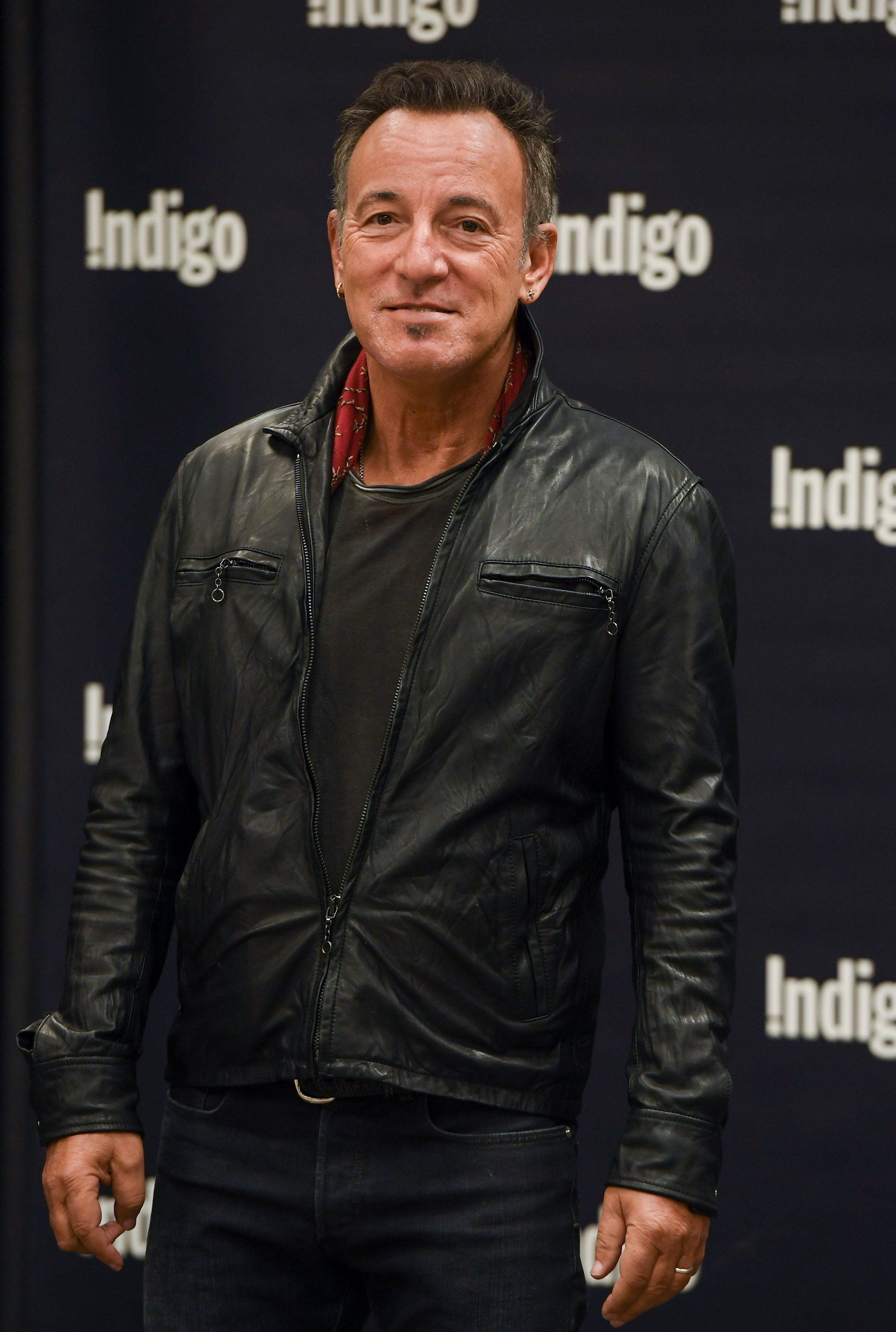 Bruce Springsteen at a book signing of "Born To Run" at Indigo Manulife Centre on October 27, 2016, in Toronto, Canada | Photo: George Pimentel/WireImage/Getty Images