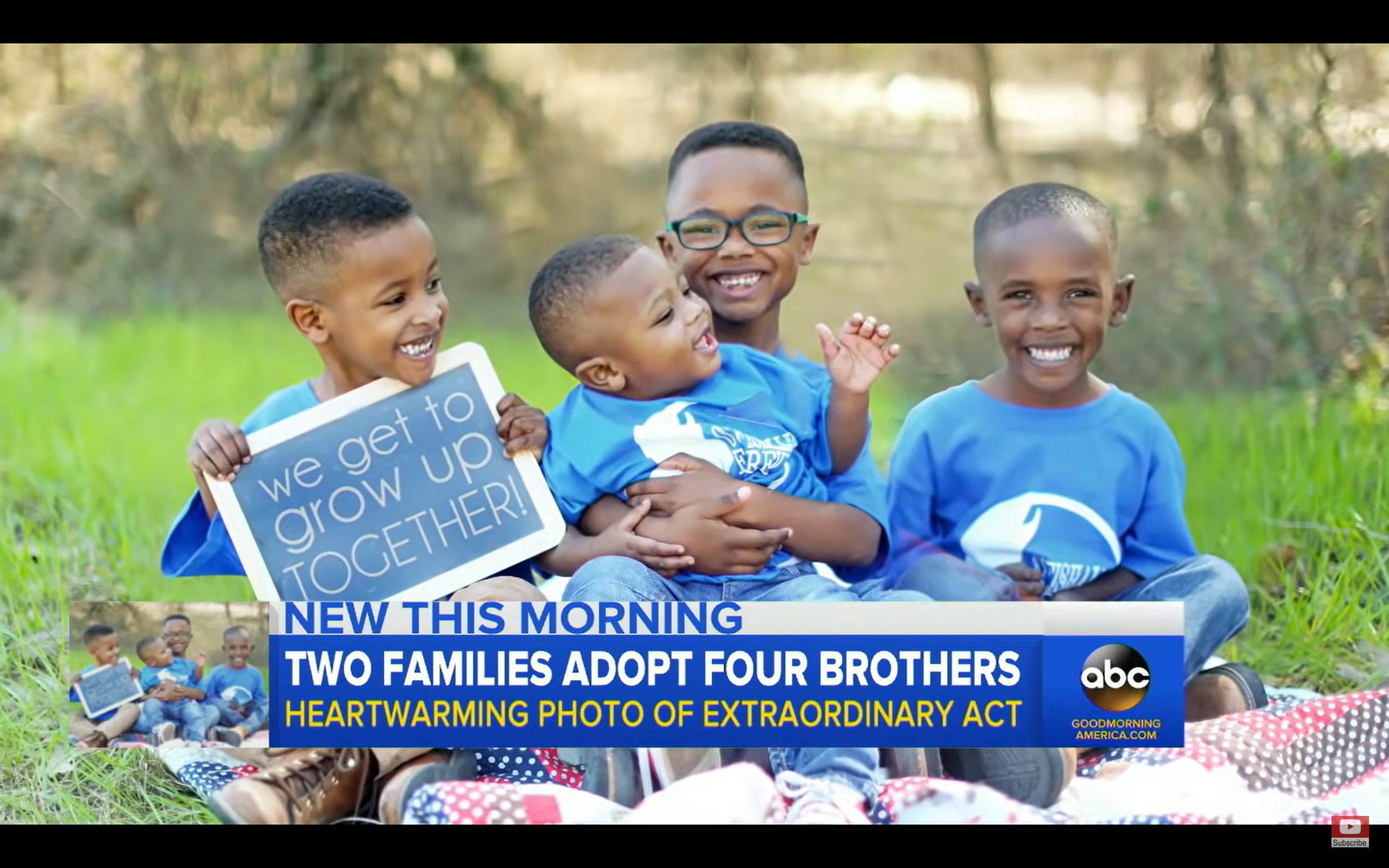 Quatre frères qui ont trouvé un foyer après avoir été placés en famille d'accueil. | Photo : YouTube/ABCNews
