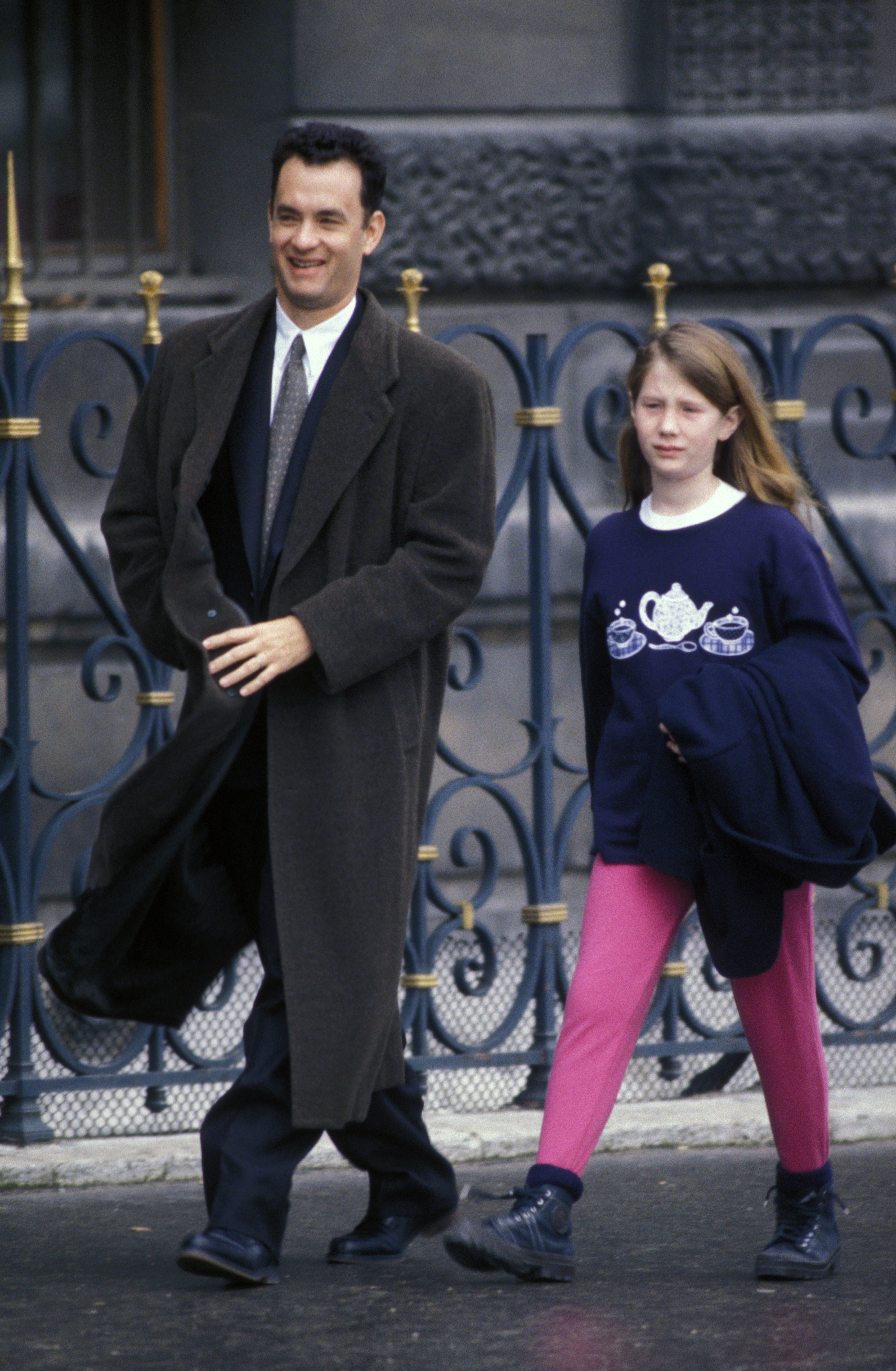 Tom Hanks with his daughter, Elizabeth, in France, 1994 | Source: Getty Images