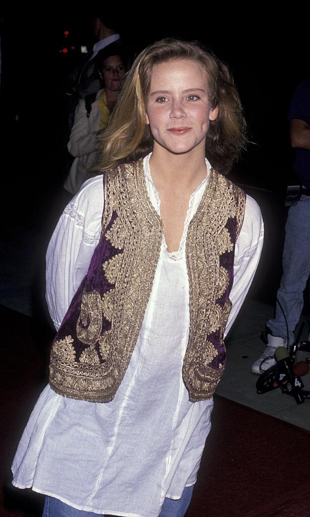 Amanda Peterson attends the premiere of "Listen To Me" on May 3, 1989 at the Academy Theater in Beverly Hills, California | Photo: Getty Images
