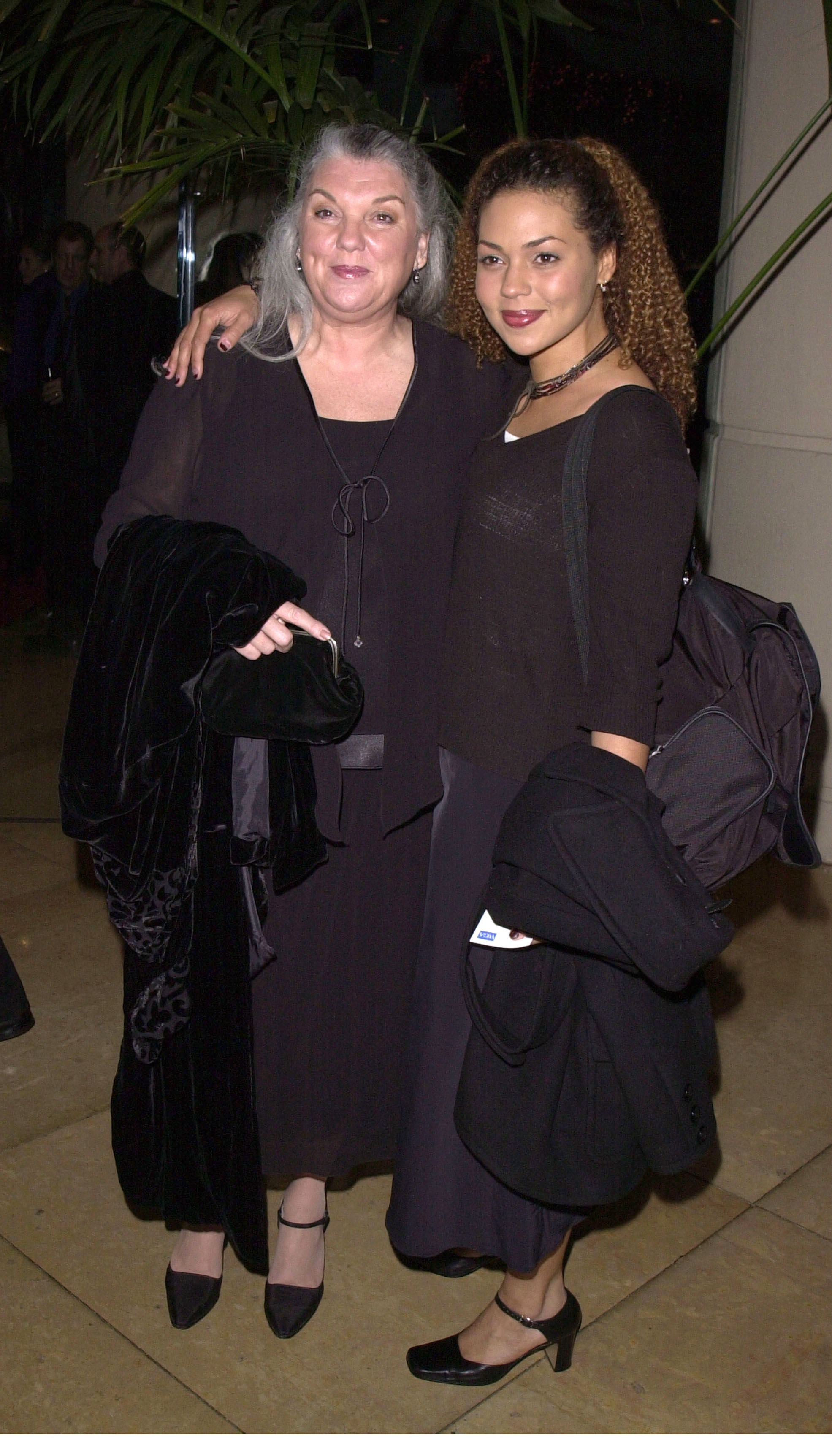 Tyne Daly and Kathryne Dora Brown at the 53rd Annual Writers Guild of America Awards in Beverly Hills, California in 2001. | Source: Getty Images