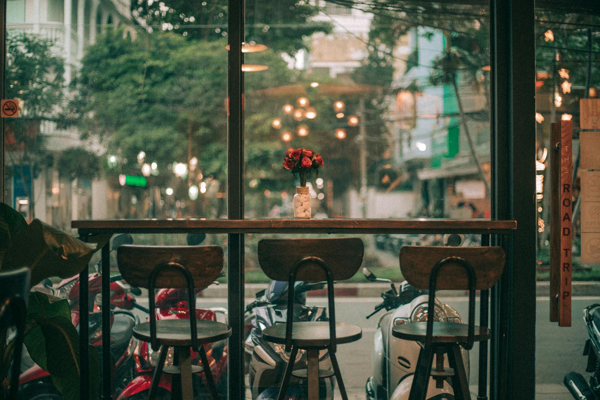 The view from a cafe's window | Source: Pexels