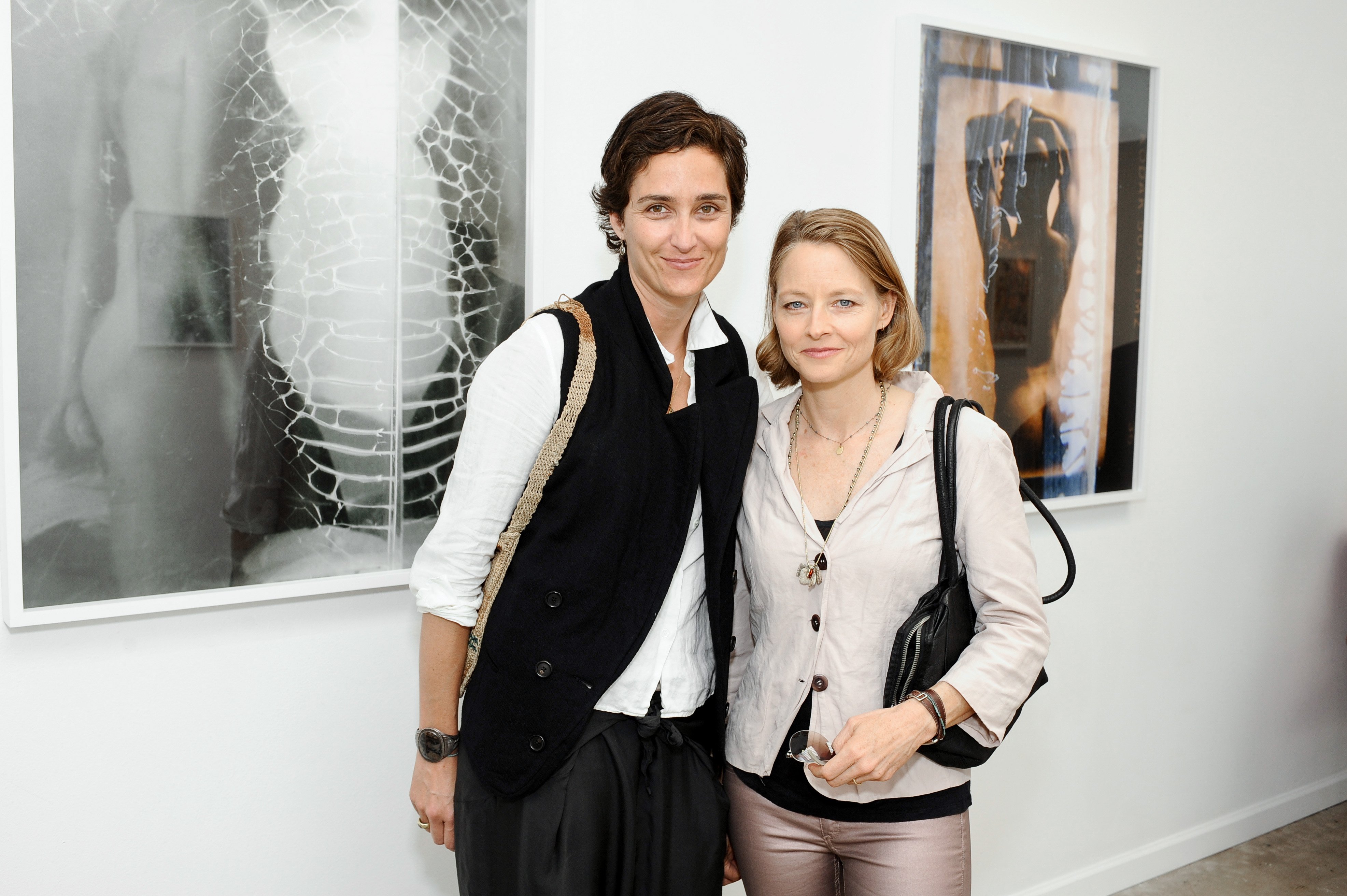 Alexandra Hedison and Jodie Foster attend Firooz Zahedi Opening At Kopeikin Gallery on April 27, 2014, in Los Angeles, California. | Source: Getty Images.