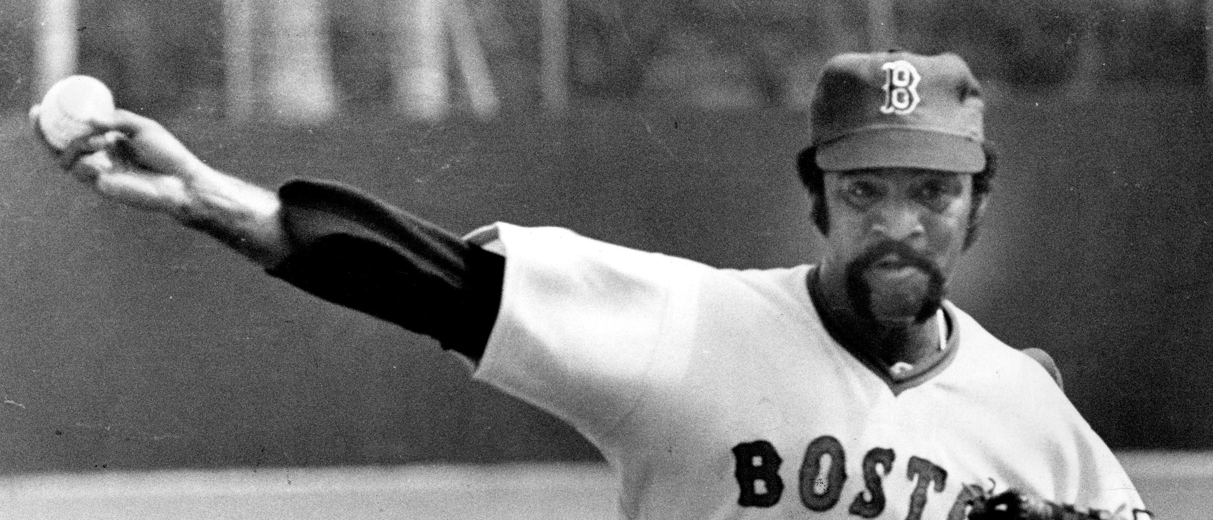 Luis Tiant during a 1976 regular season game in Boston | Source: Getty Images