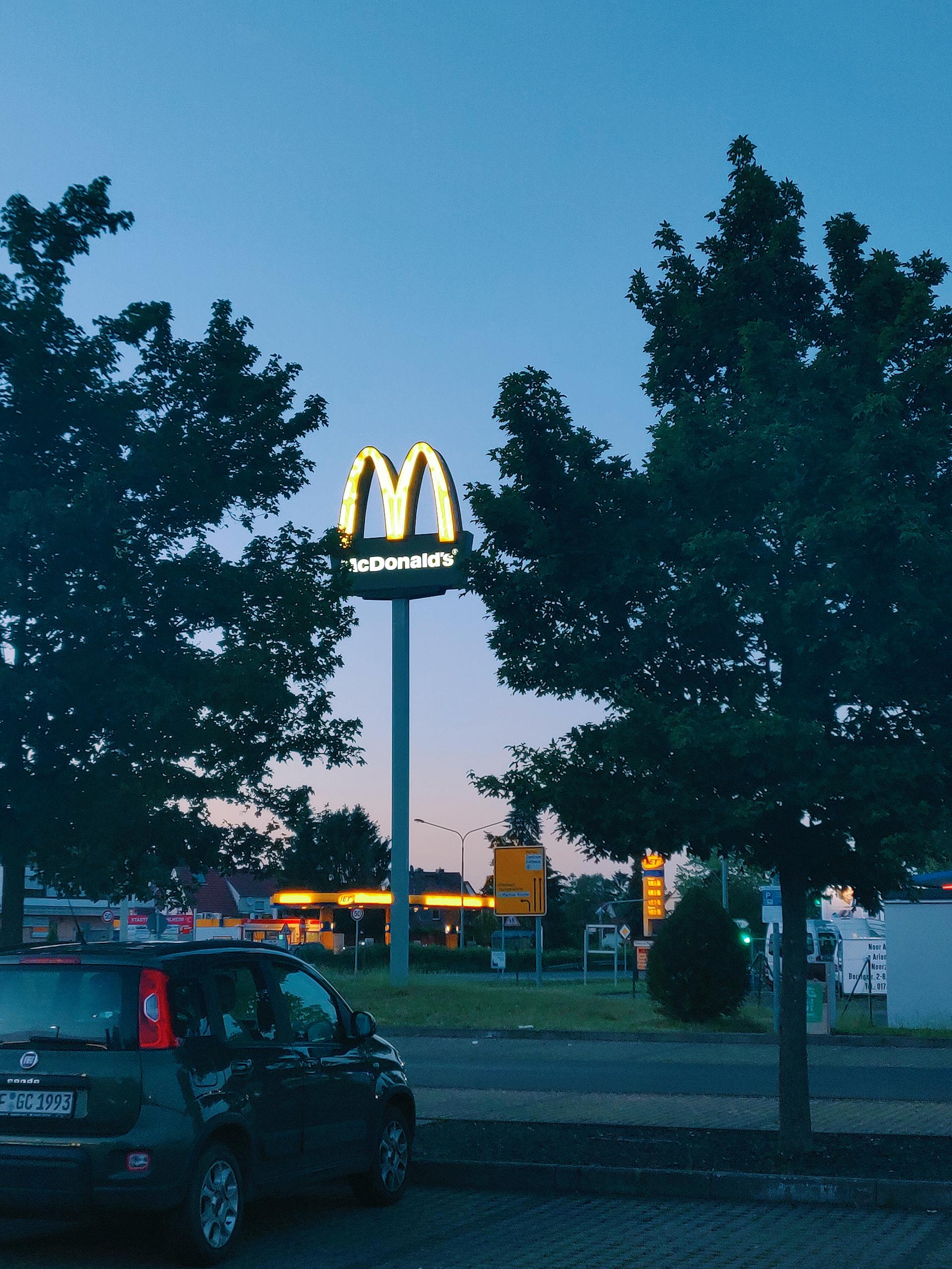A car parked near McDonald's. | Source: Pexels