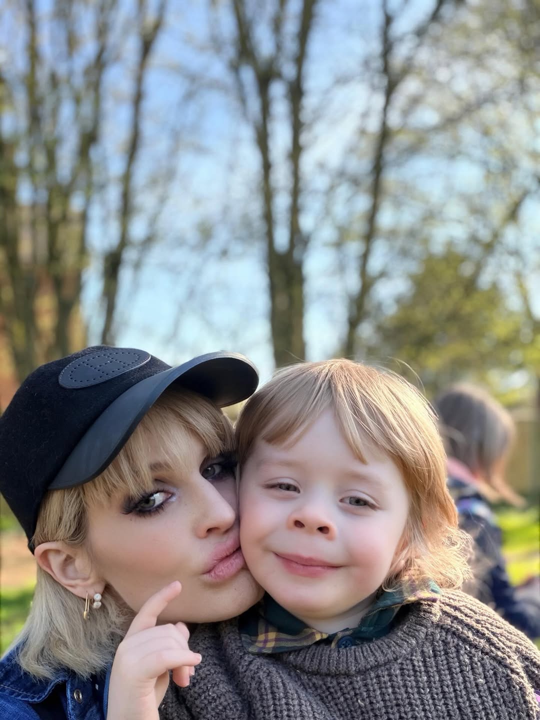 A photo from Kelly Osbourne's post, dated 3 April 2026. | Source: Instagram/kellyosbourne