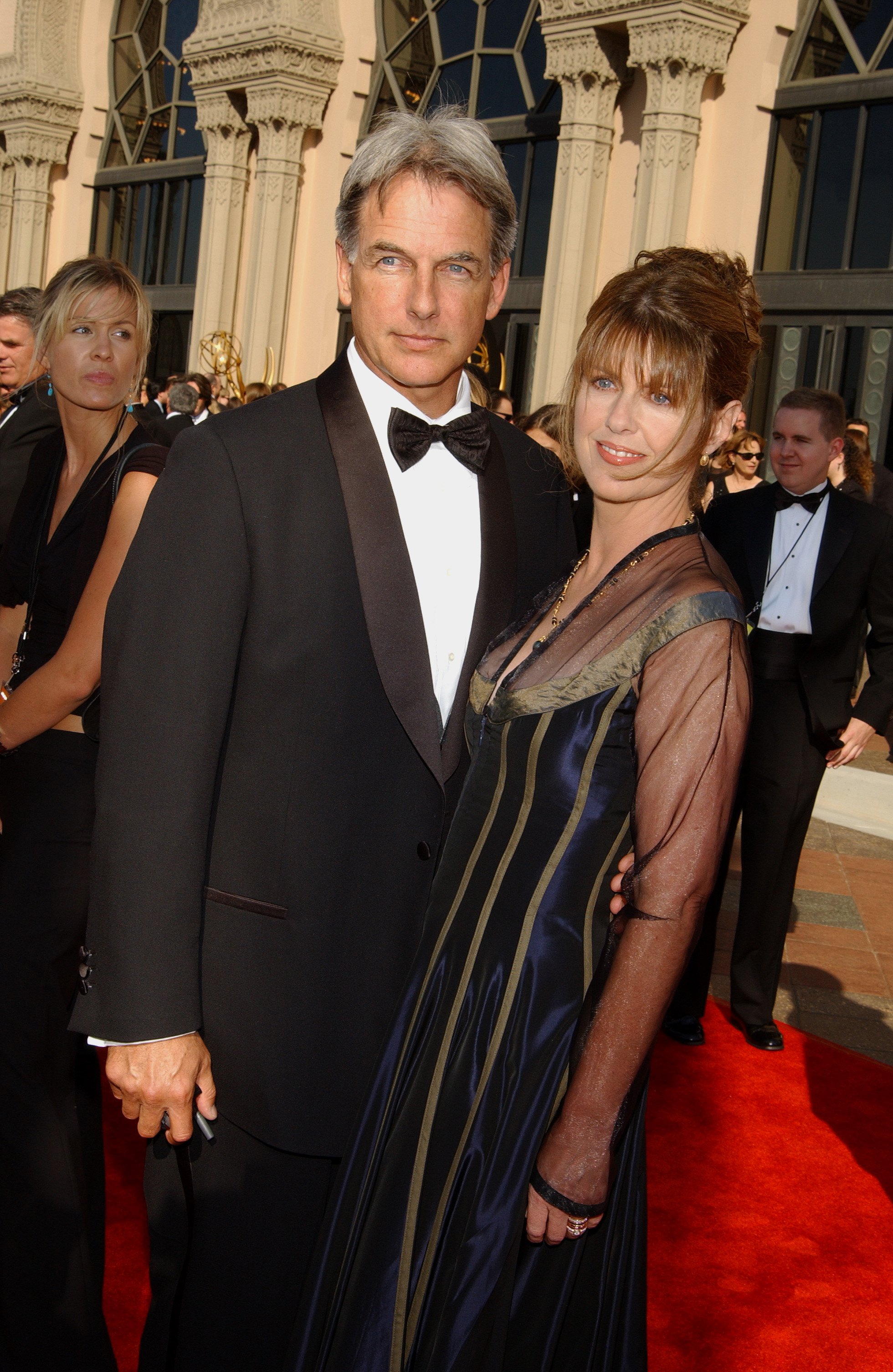 Mark Harmon and Pam Dawber arriving at 2002 Creative Arts Awards. | Source: Getty Images