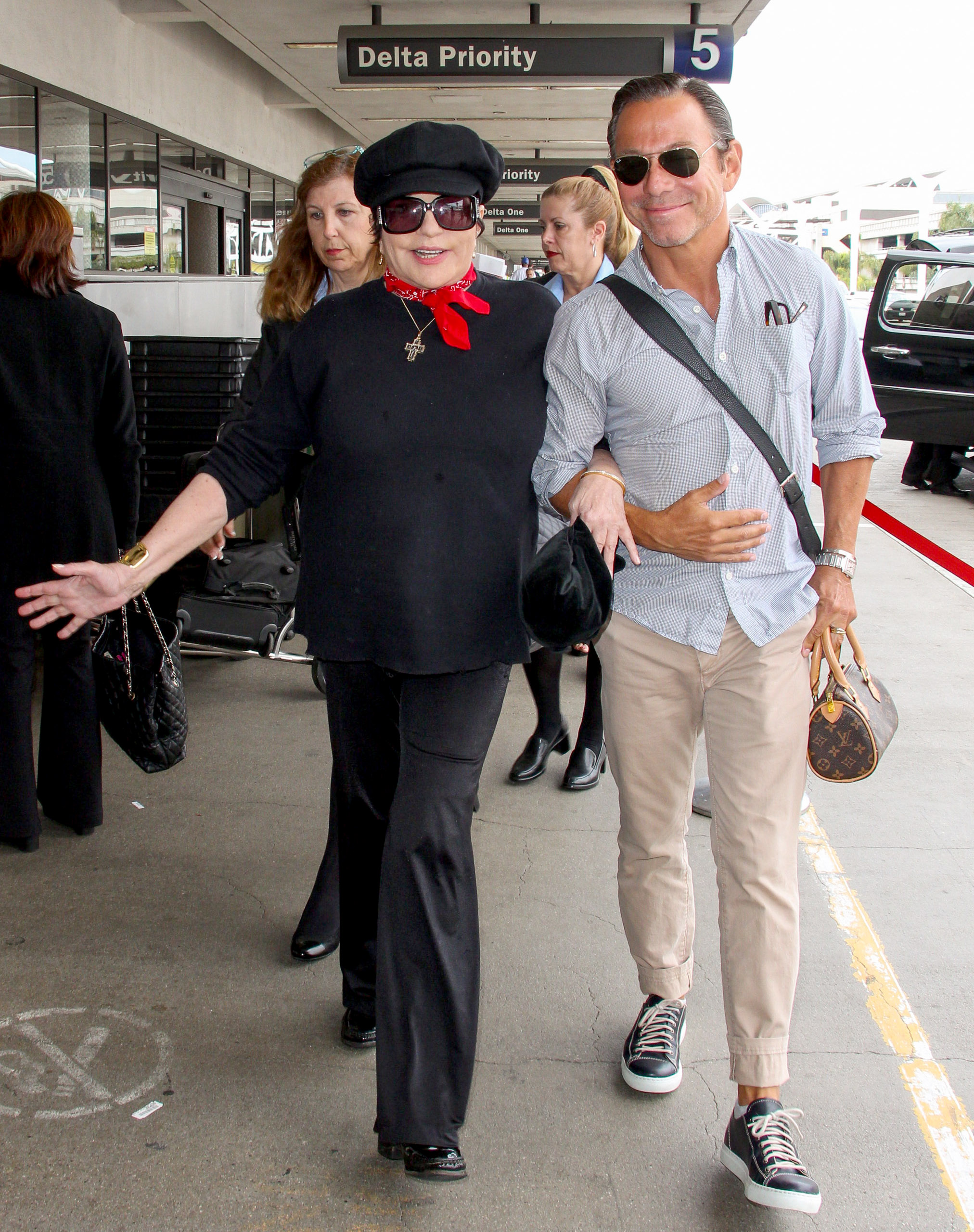Liza Minnelli and Cortes Alexander arrives at LAX on June 9, 2015 in Los Angeles, California. | Source: Getty Images